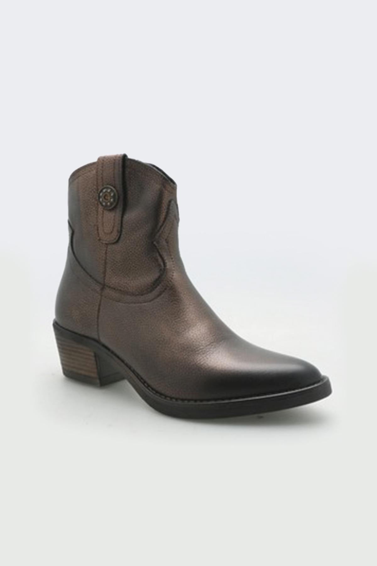 Chocolate colored leather ankle boots - Image n°1