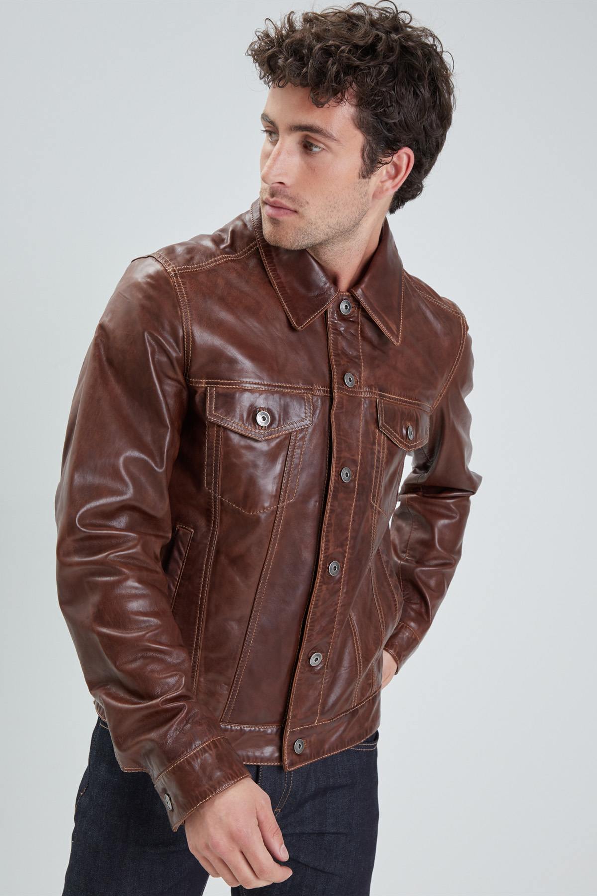 Robust brown vegetable tanned leather jacket - Image n°2