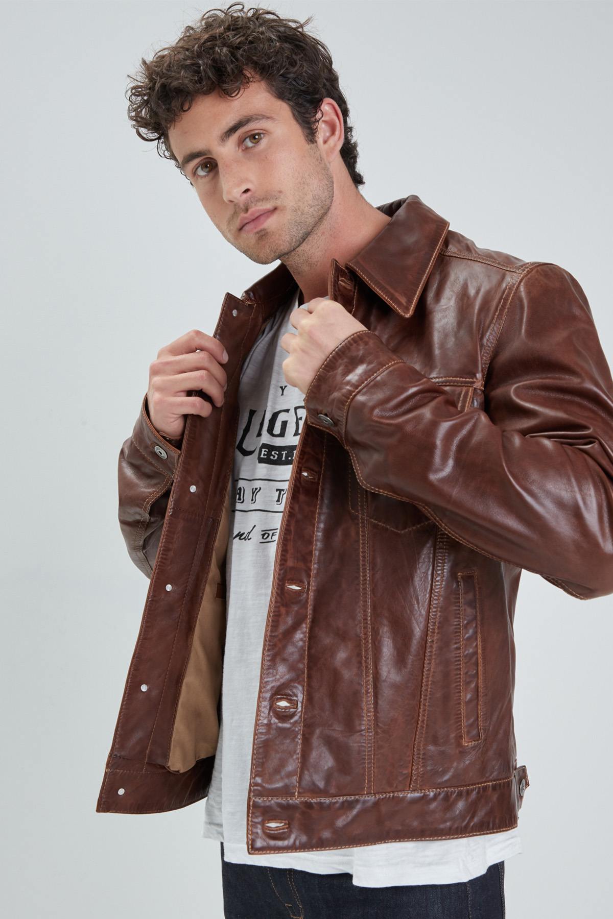 Robust brown vegetable tanned leather jacket - Image n°1