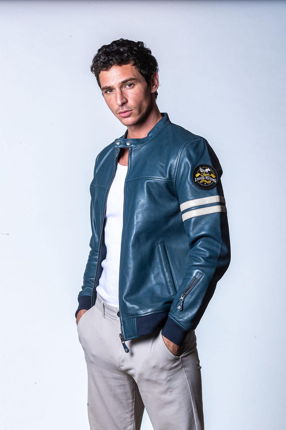 Blue leather jacket with customisable patch - Image n°4