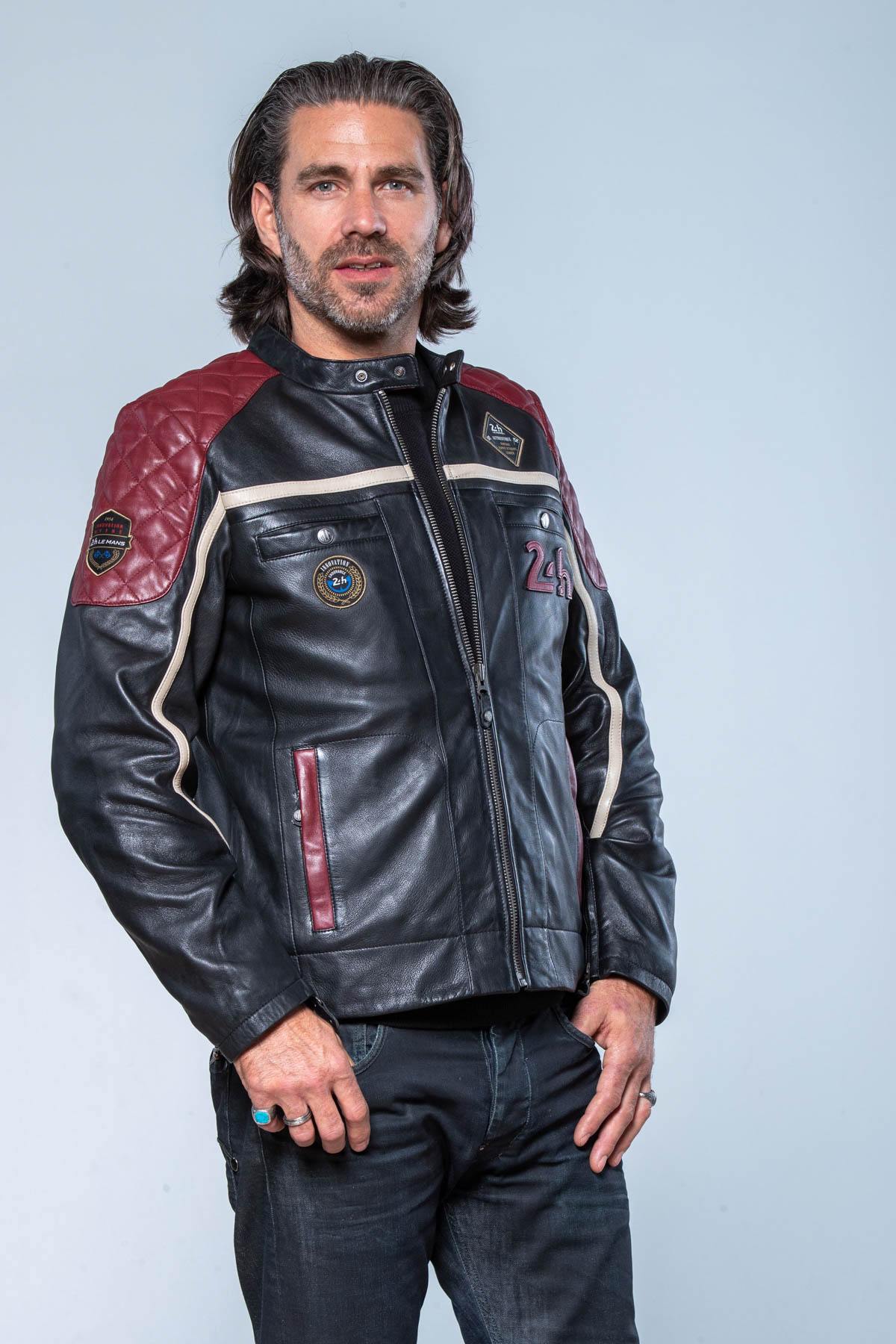 Black leather jacket with red inserts and quilted shoulders - Image n°6