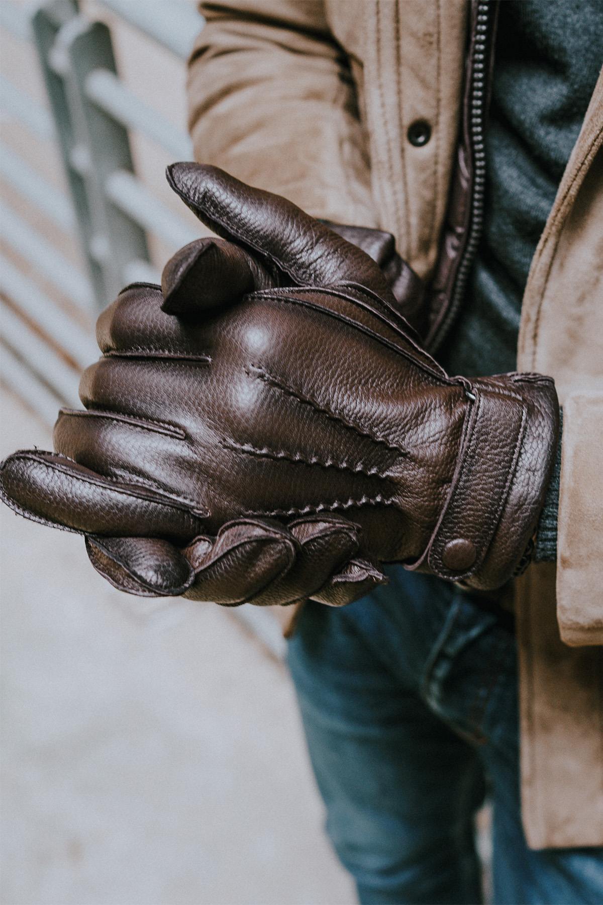 Dark brown gentleman's leather glove - Image n°1