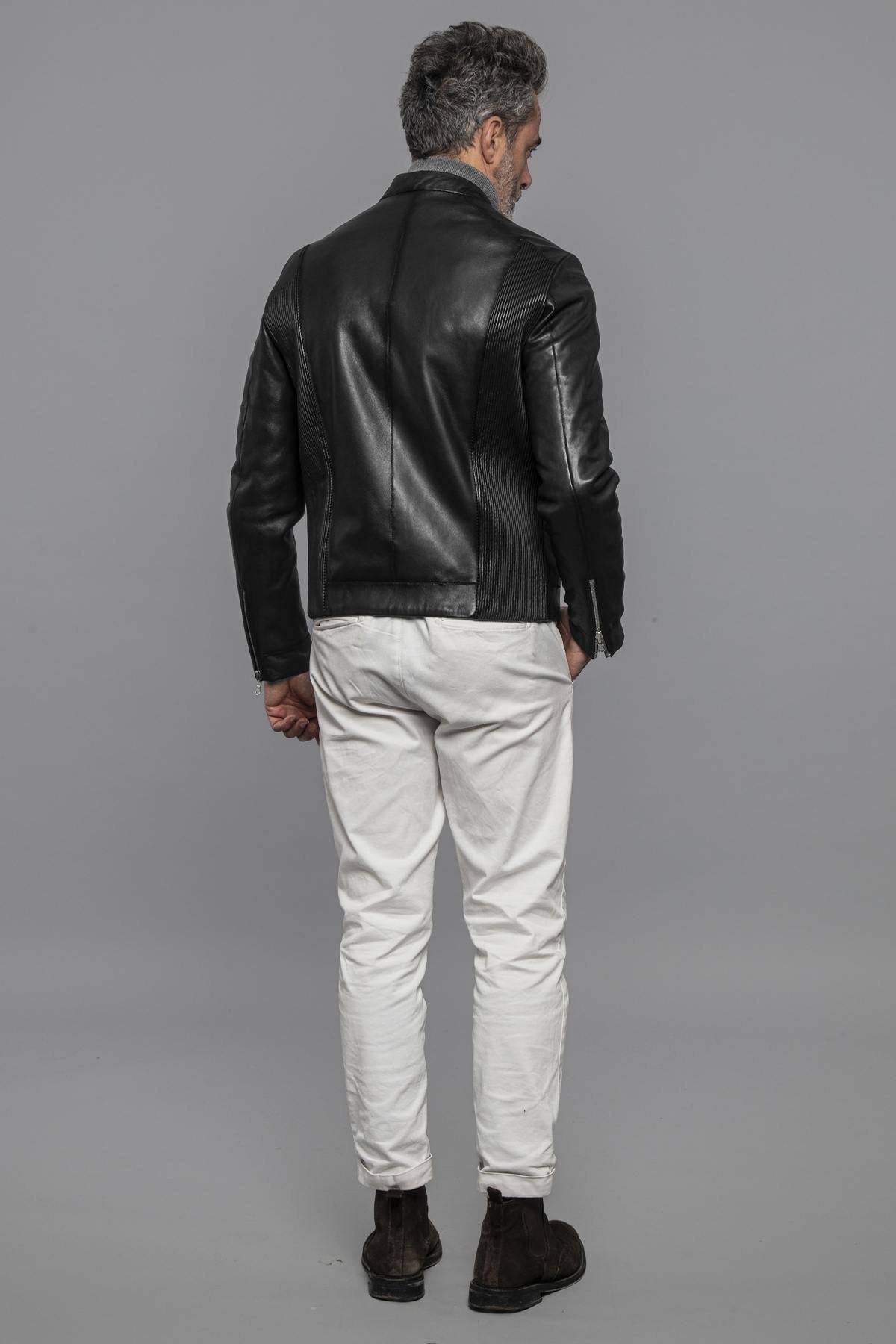 Reversible biker collar leather jacket with quilted lining - Image n°5