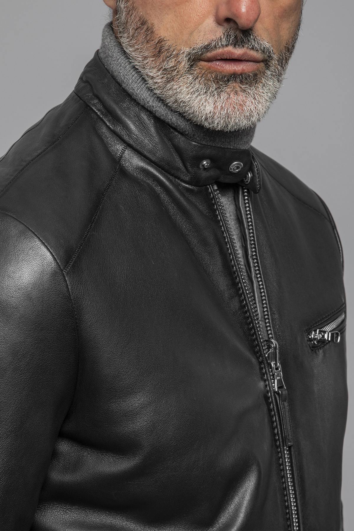 Reversible biker collar leather jacket with quilted lining - Image n°7