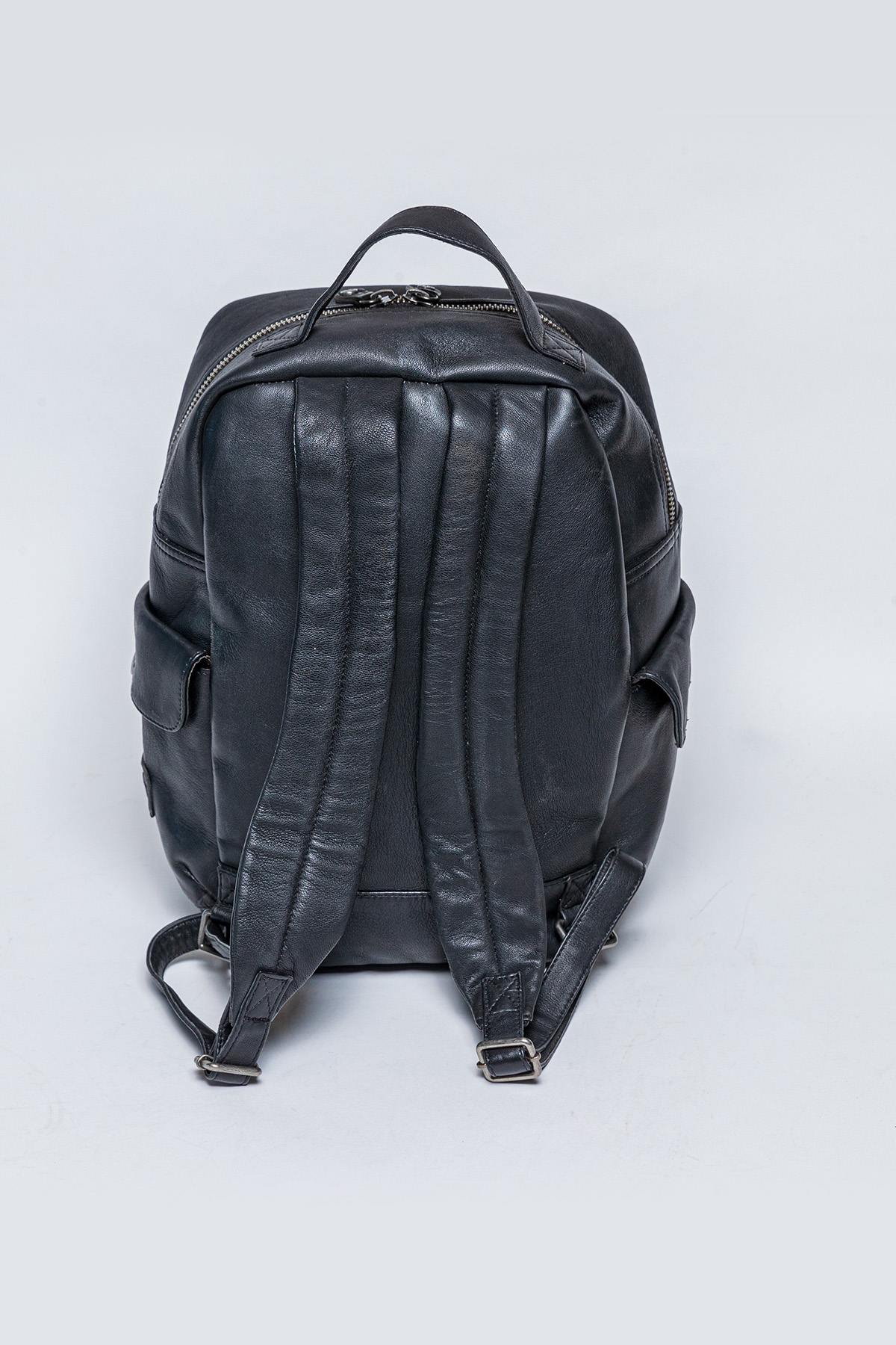 Black racing leather backpack with checkerboard - Image n°3