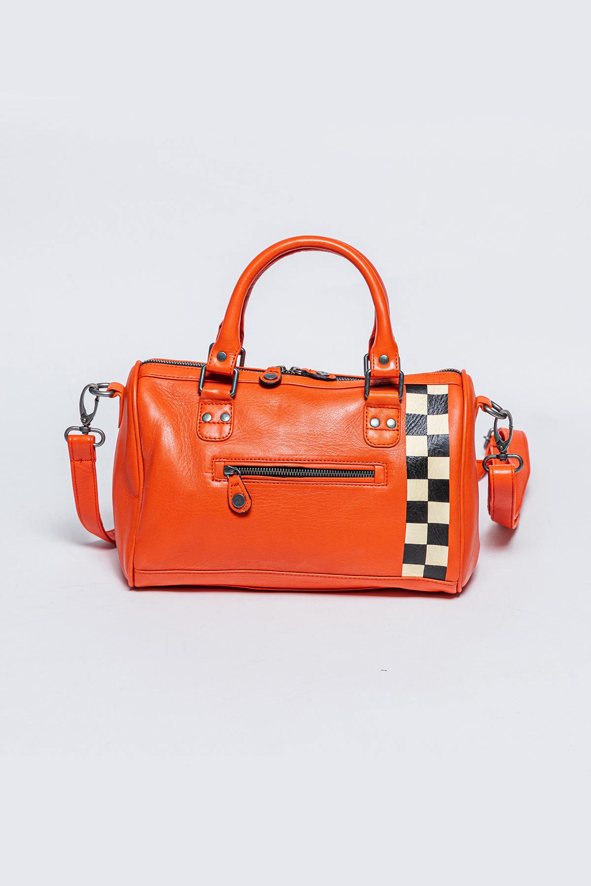 Orange racing leather handbag with checkerboard - Image n°2