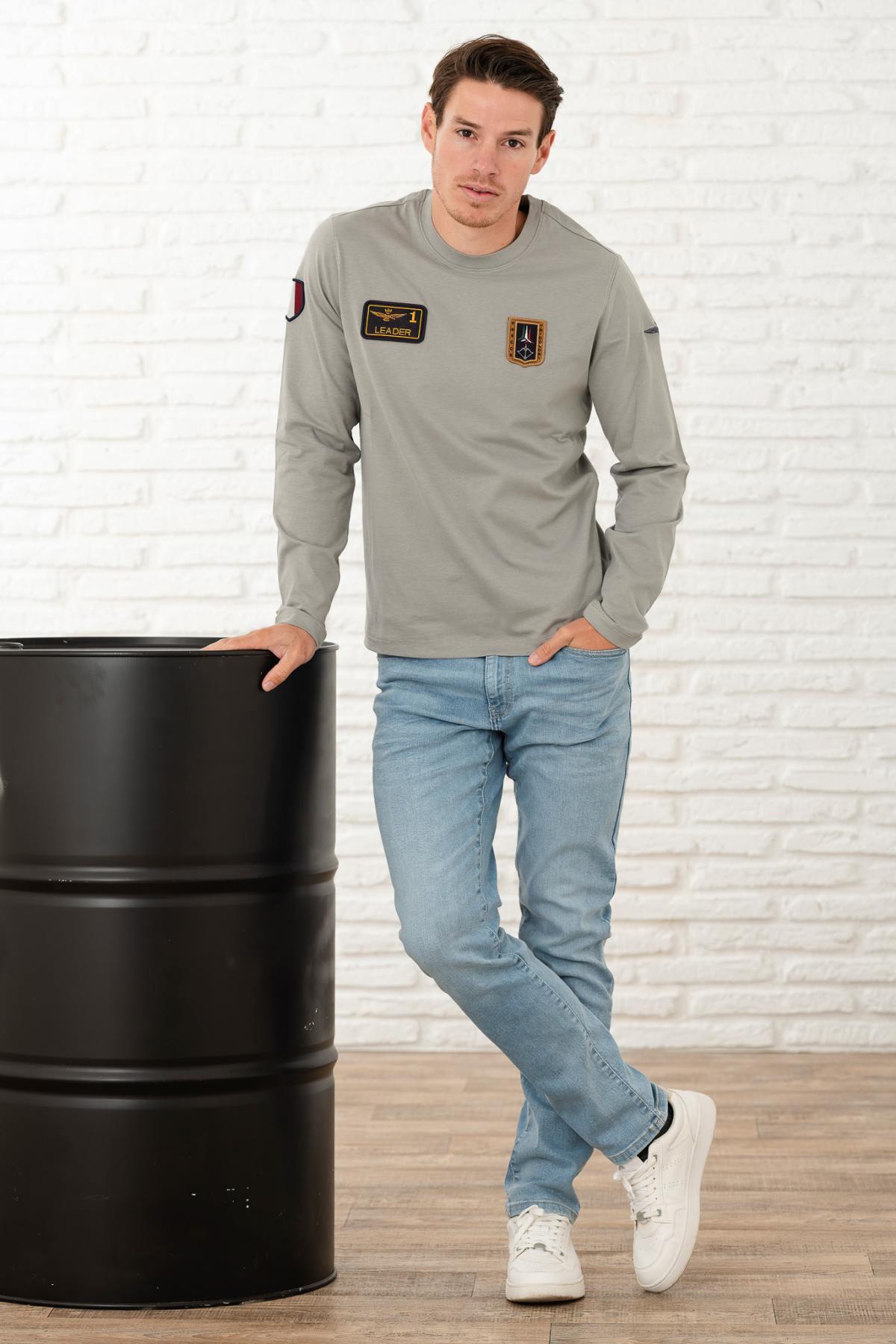 Stone gray cotton long sleeve t-shirt with patches - Image n°3