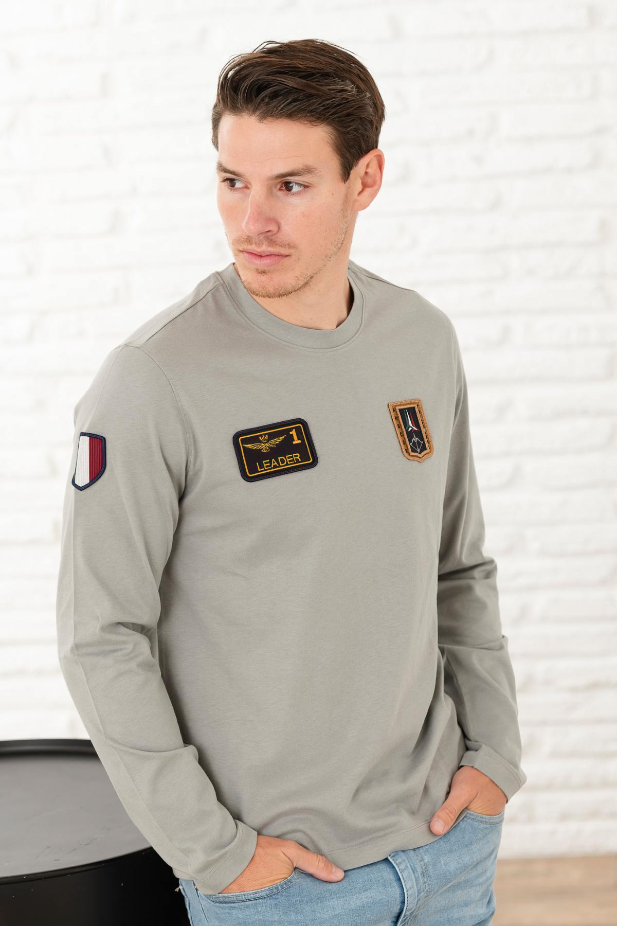 Stone gray cotton long sleeve t-shirt with patches - Image n°1