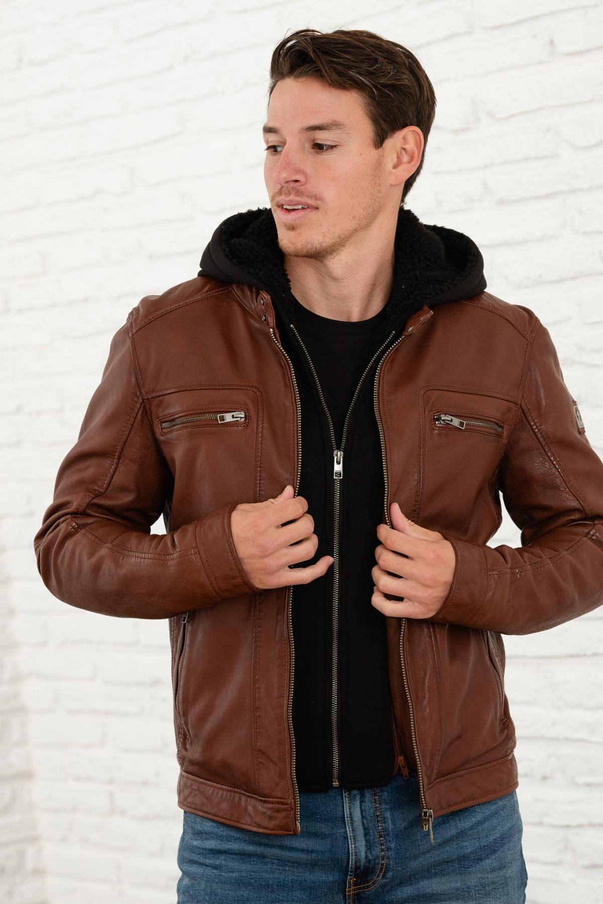 Port-colored leather jacket with removable hood - Image n°2