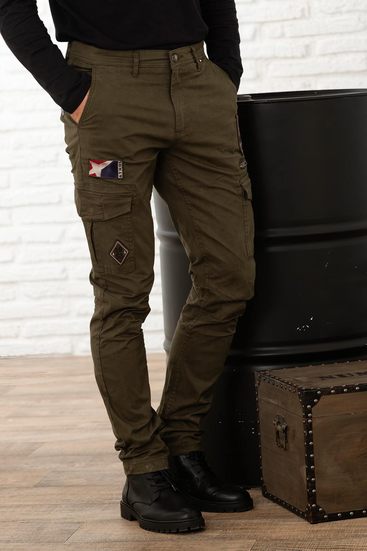 Khaki cotton cargo pants with patches - Image n°6