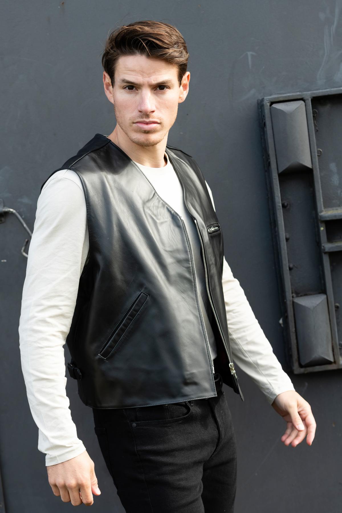 Black horse leather biker vest - Image n°4