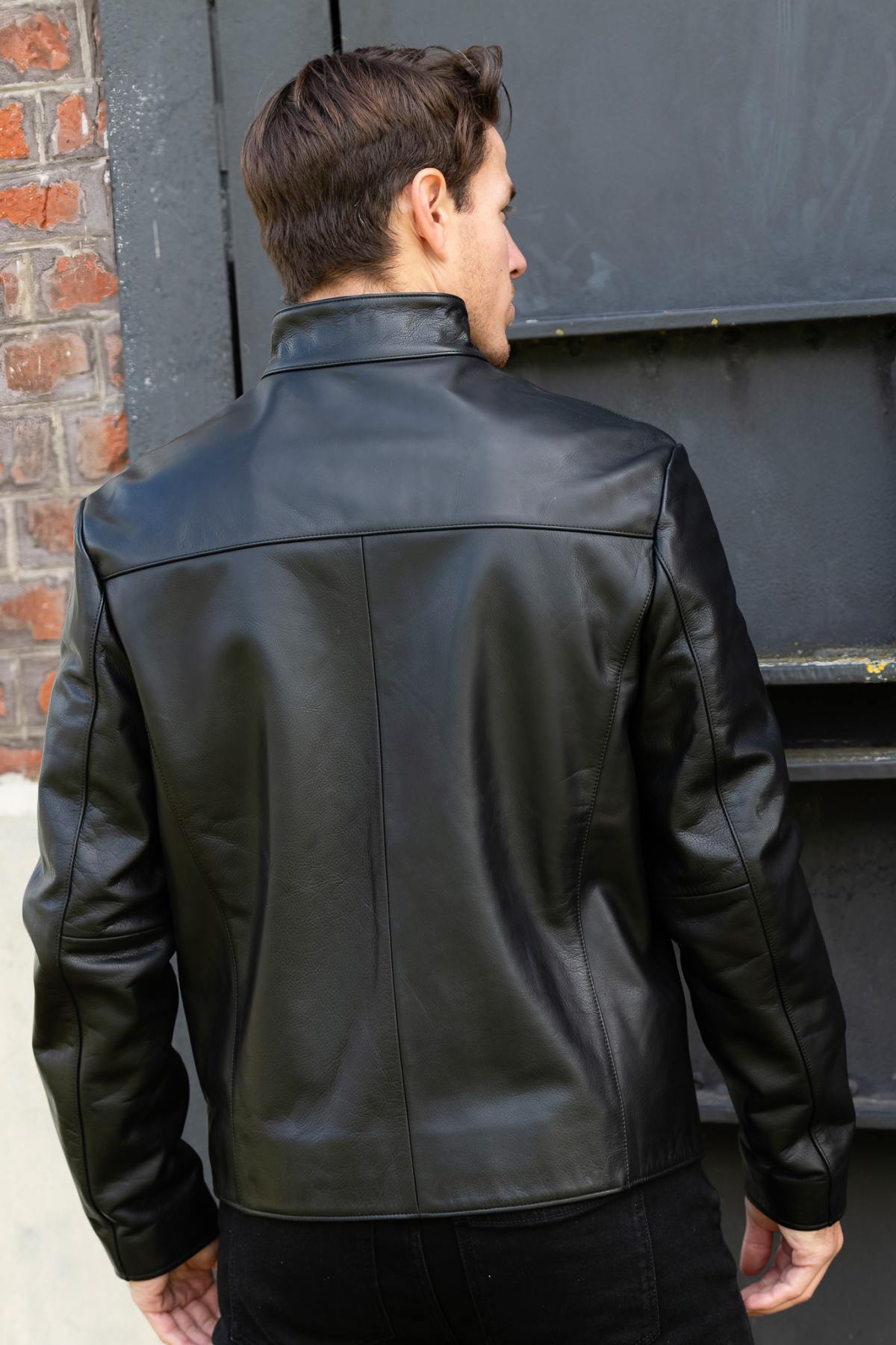 Sleek full black biker leather jacket - Image n°2