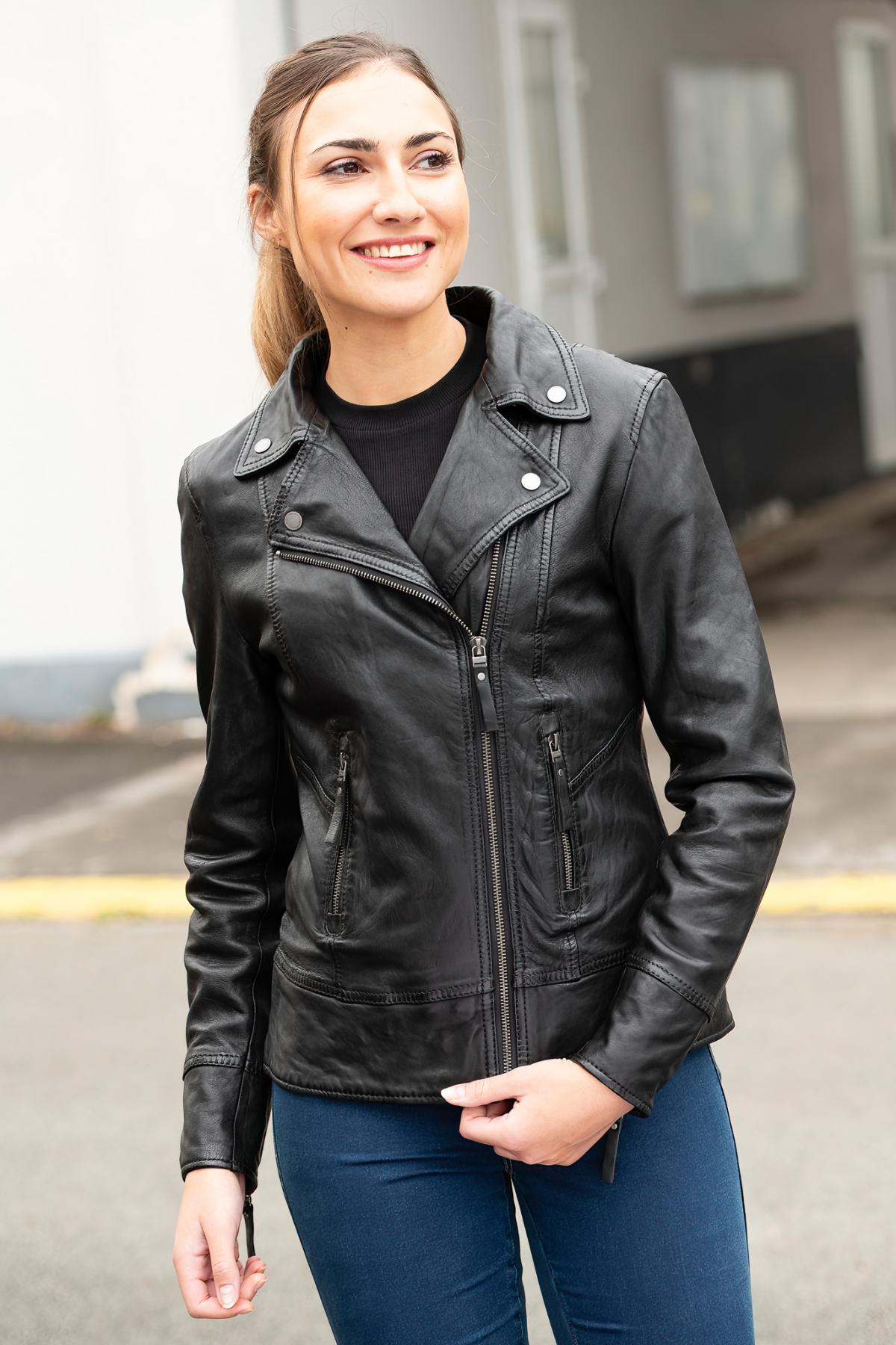 Black vegetable tanned leather jacket with asymmetrical collar - Image n°3