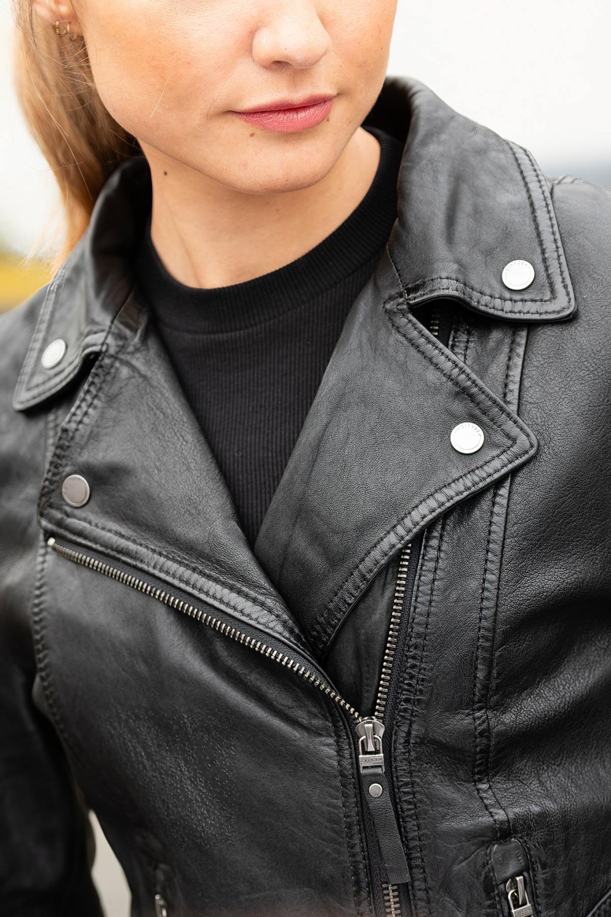 Black vegetable tanned leather jacket with asymmetrical collar - Image n°6