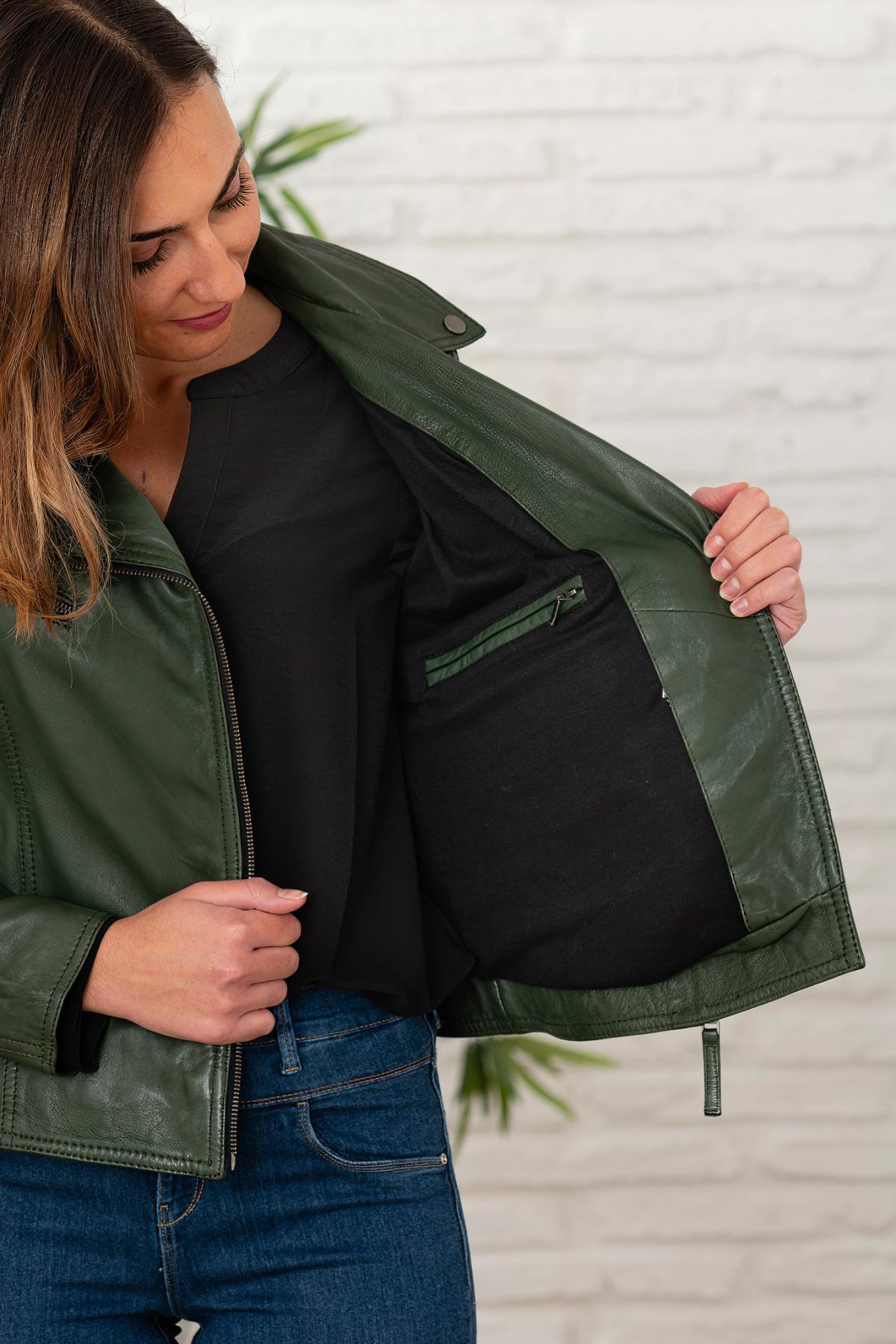 Women's dark green leather jacket with asymmetrical collar - Image n°7