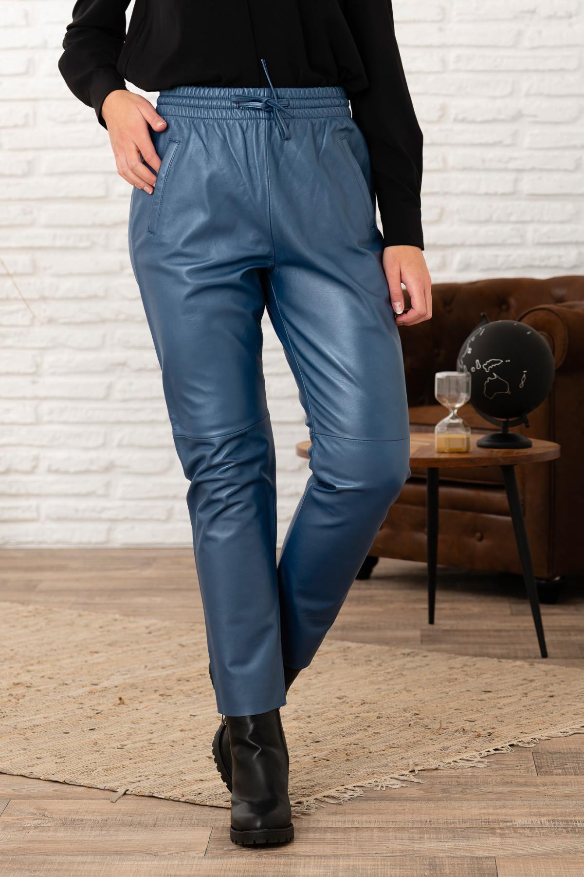 Indigo leather jogpants with metallic effect - Image n°1