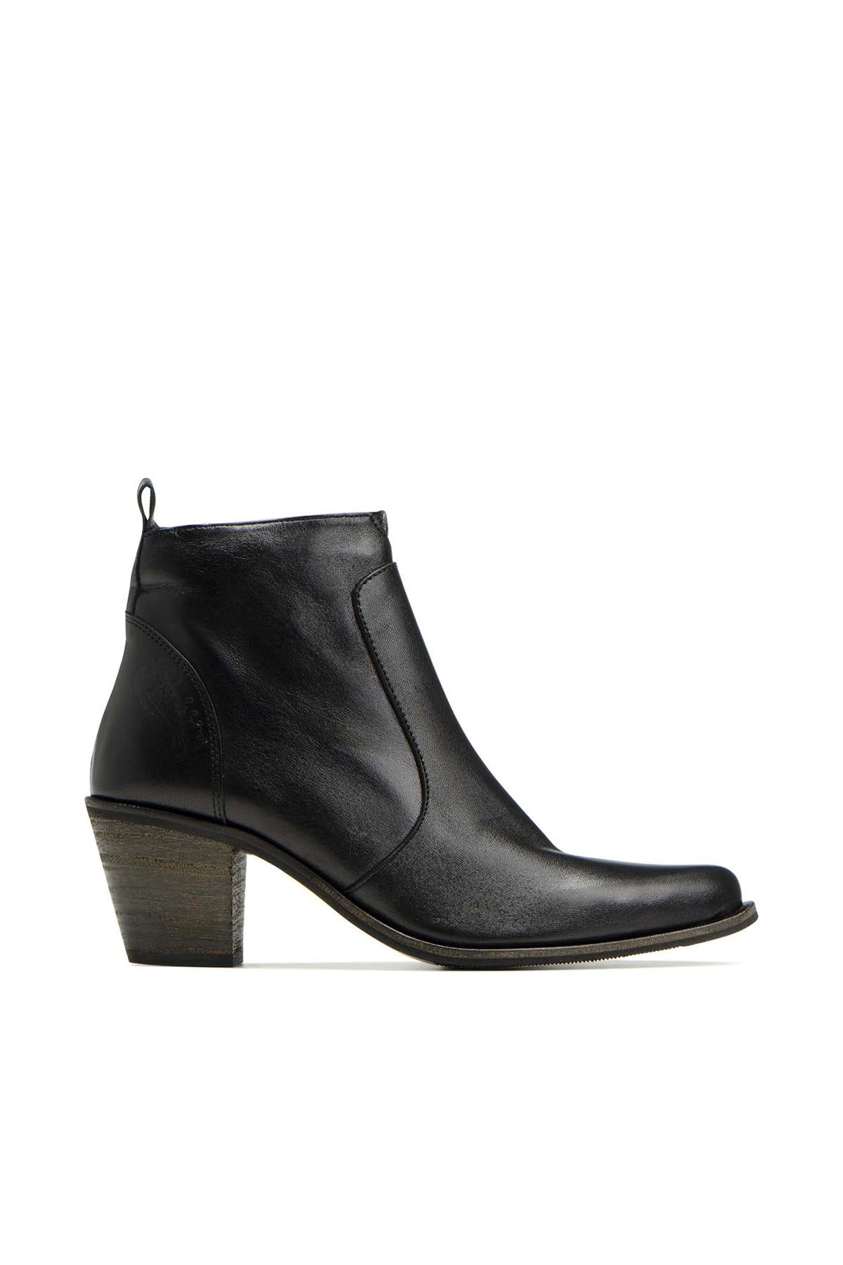 Elegant black leather ankle boots - Image n°2