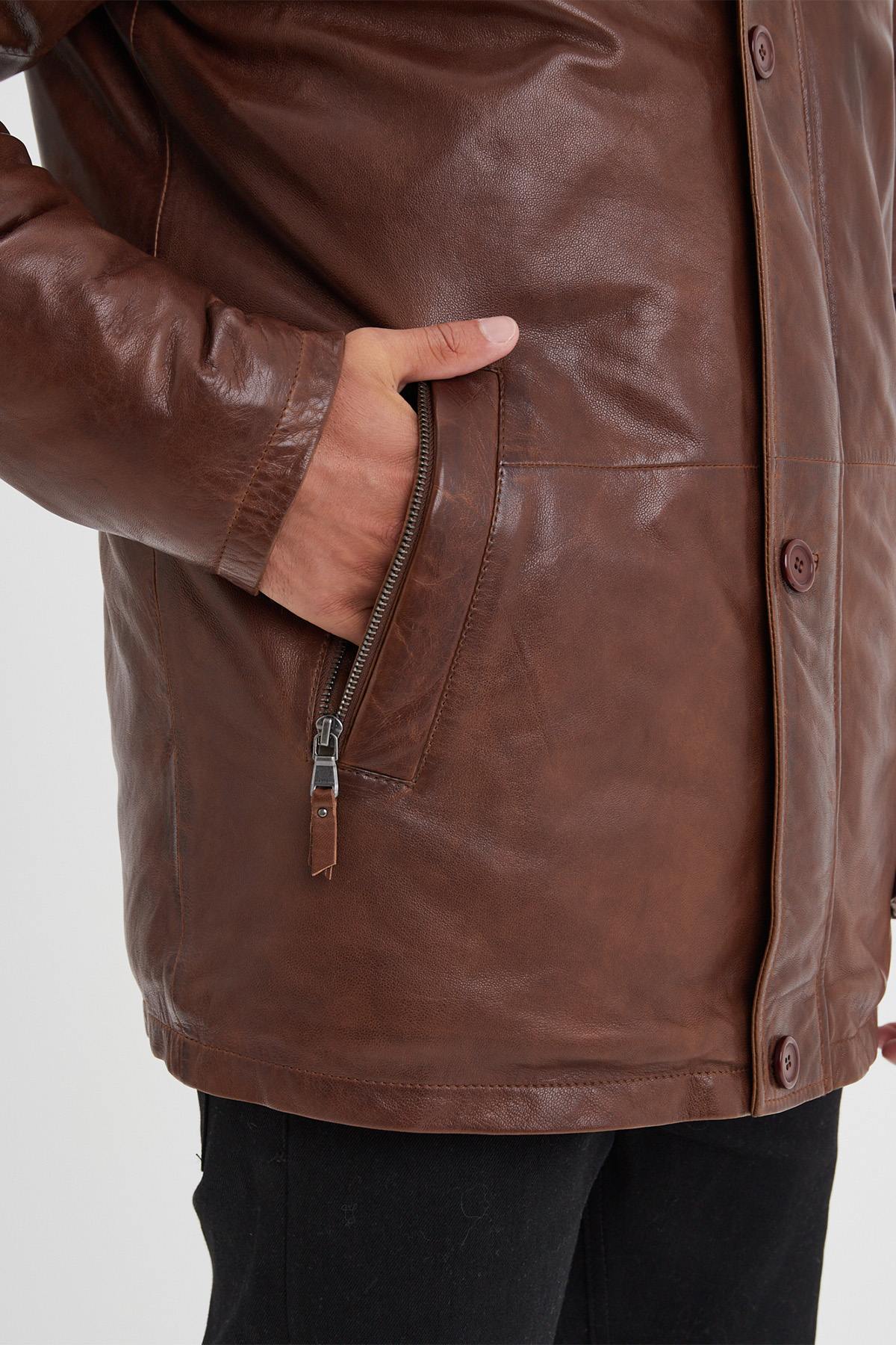 Mid-length bison-colored leather jacket with quilted facing - Image n°7