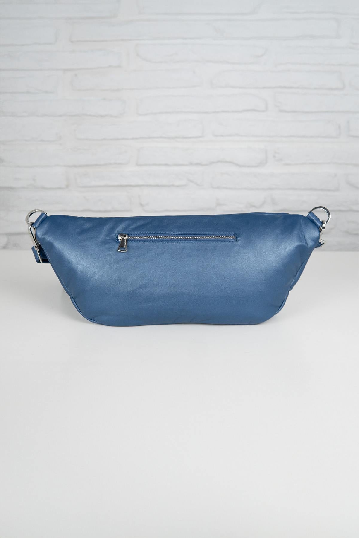 Indigo blue leather fanny pack with metallic effect - Image n°2