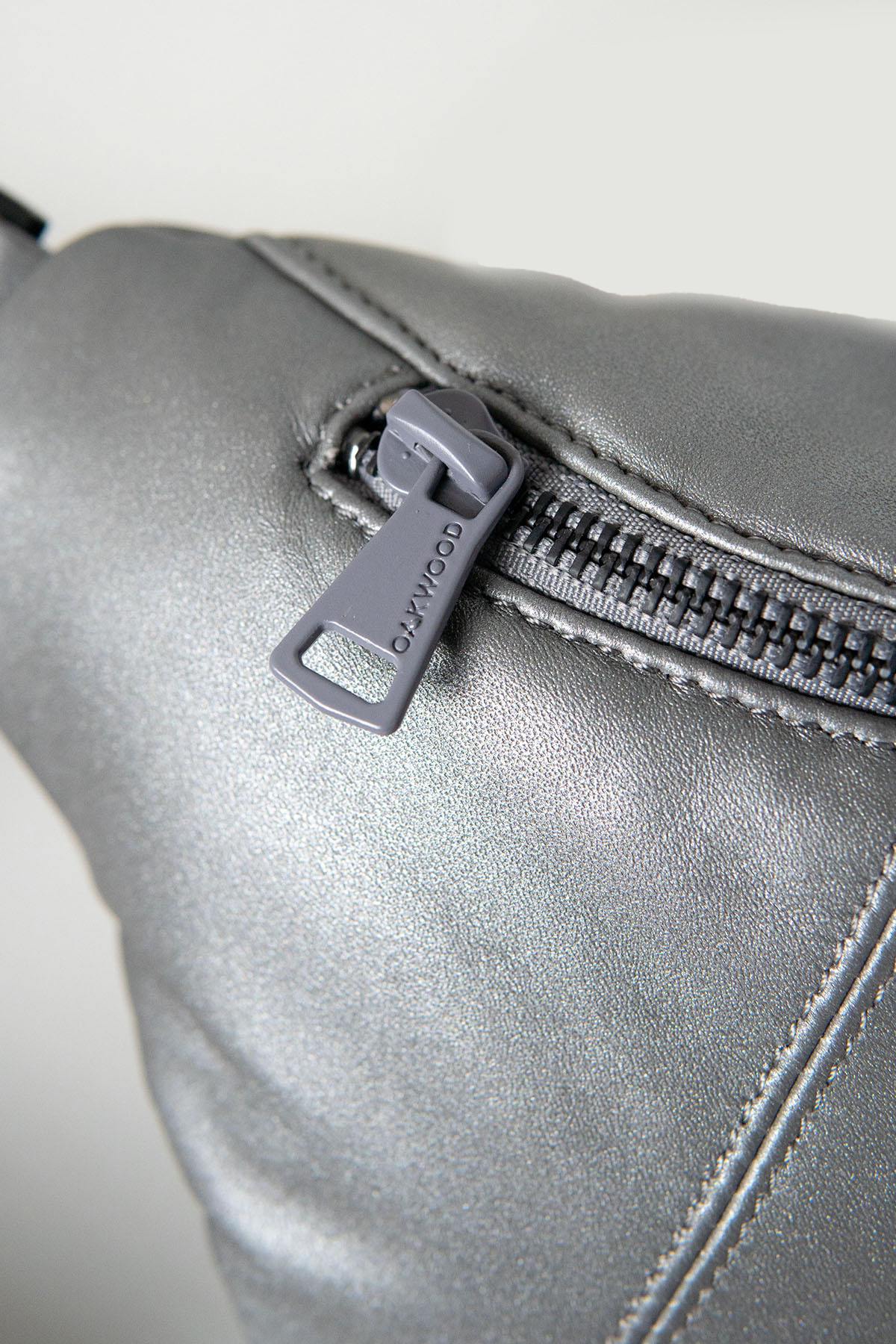 Anthracite leather shoulder bag with metallic effect - Image n°3