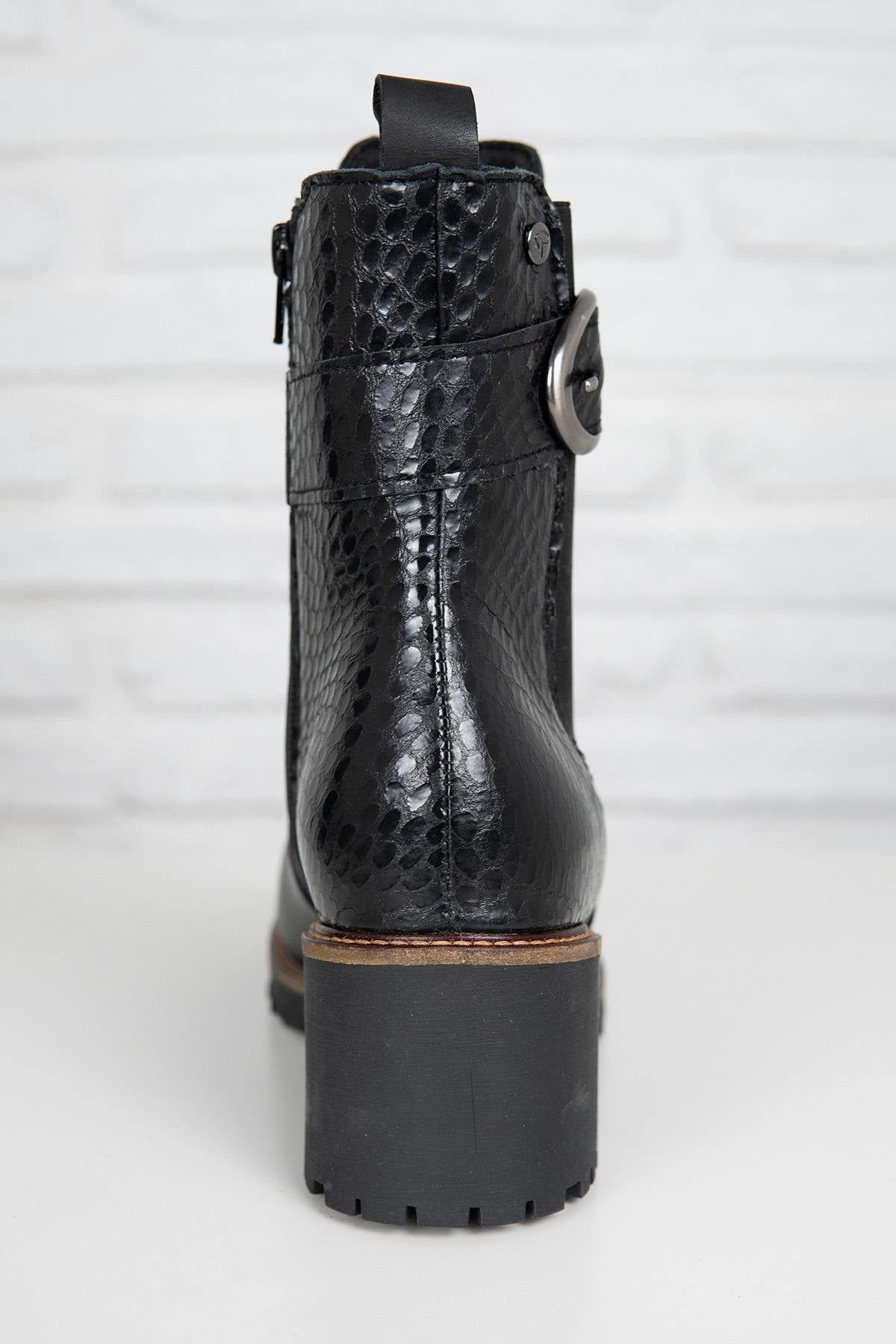 Black leather ankle boots with scaly skin effect at the heel - Image n°6