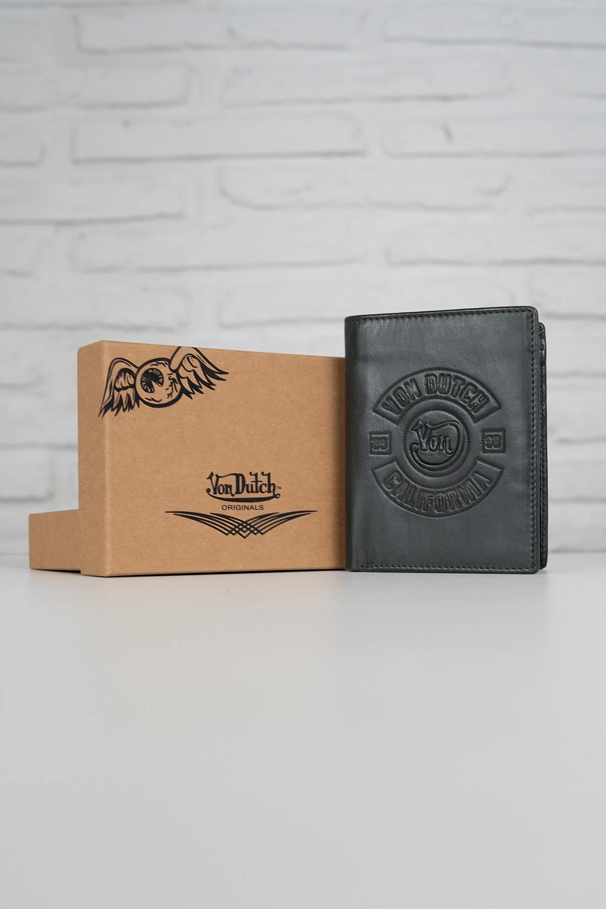 Khaki leather wallet with embossed logo - Image n°1