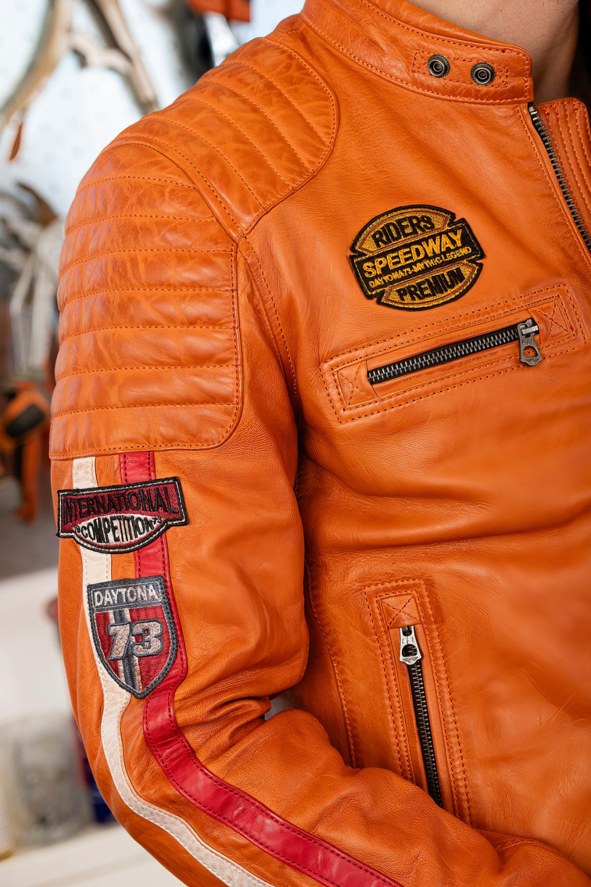 Vintage orange racing leather jacket - Image n°2