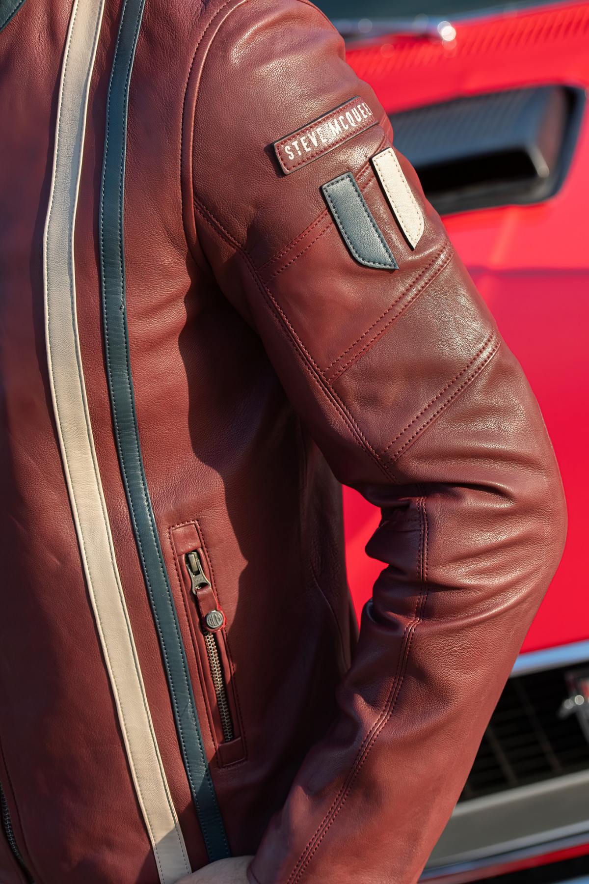 Steve McQueen red leather jacket 1971 - Image n°2