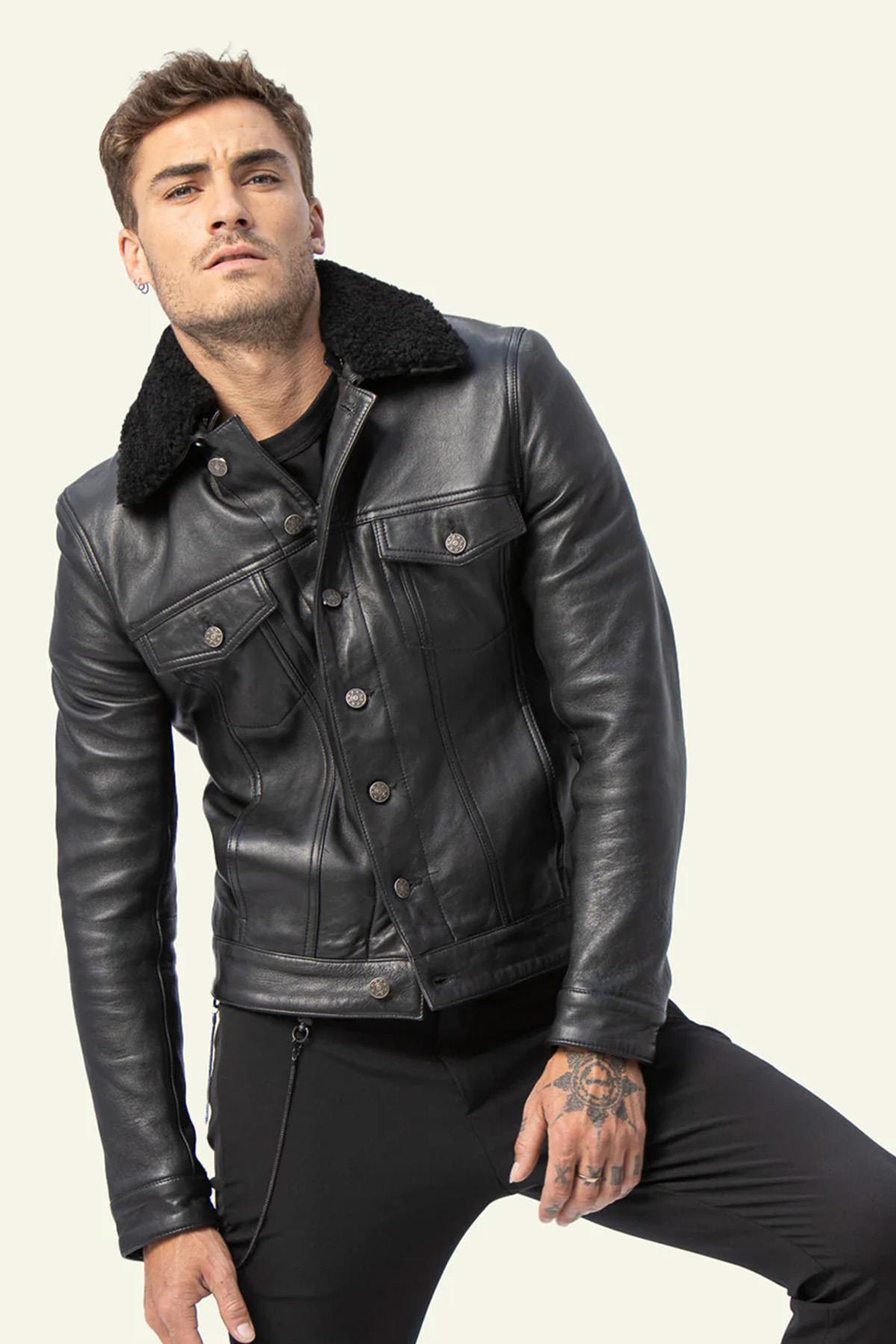 Black leather trucker jacket with removable fur collar - Image n°1