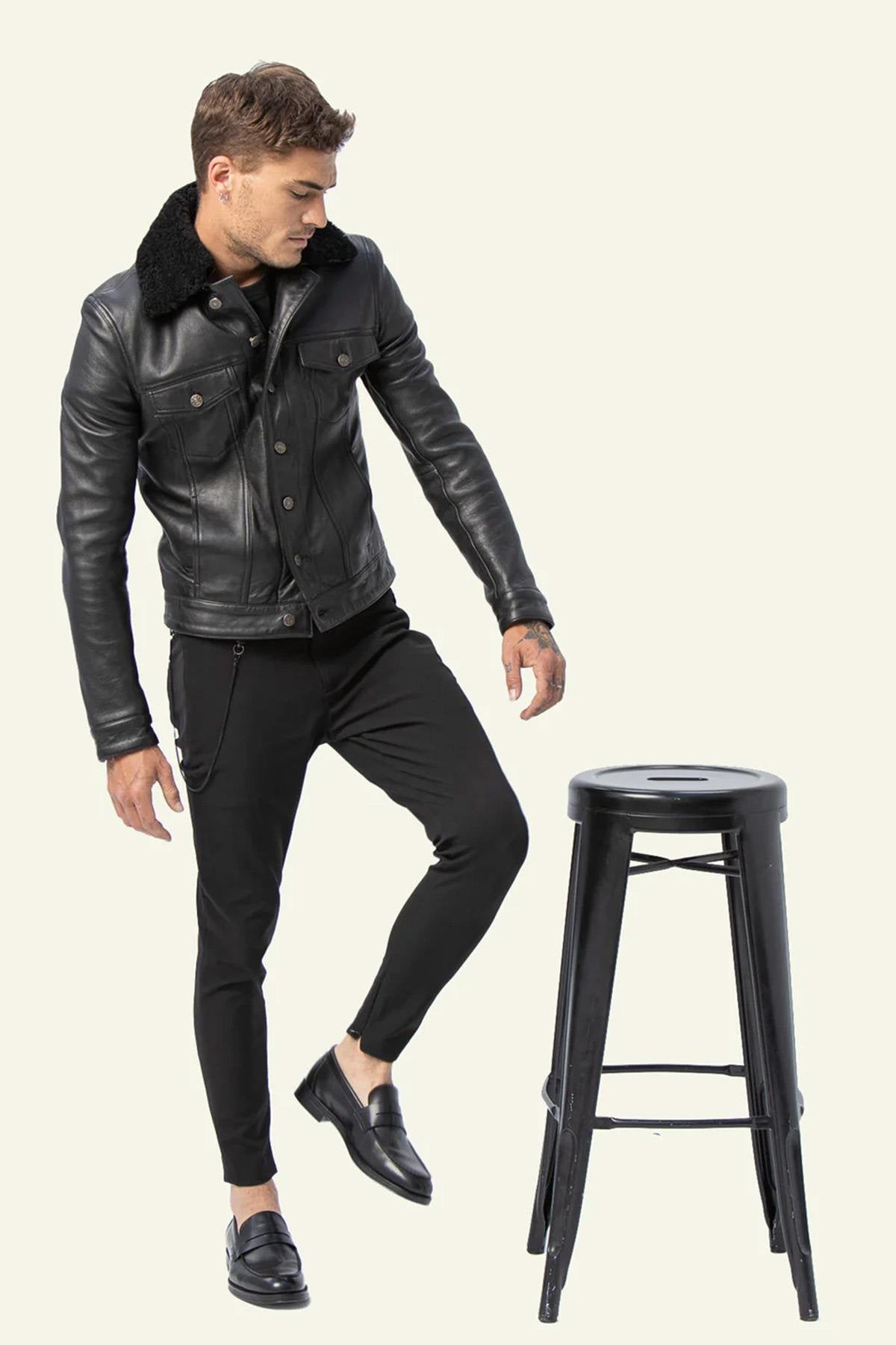 Black leather trucker jacket with removable fur collar - Image n°4