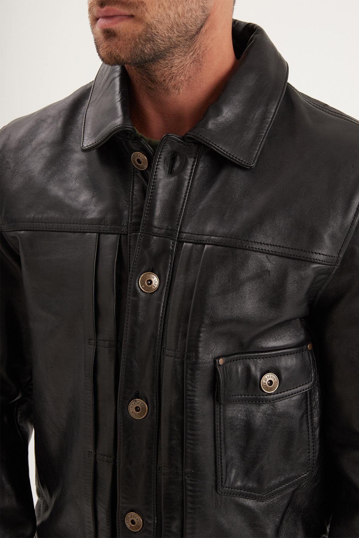 Thick black leather jacket with shirt collar - Image n°6