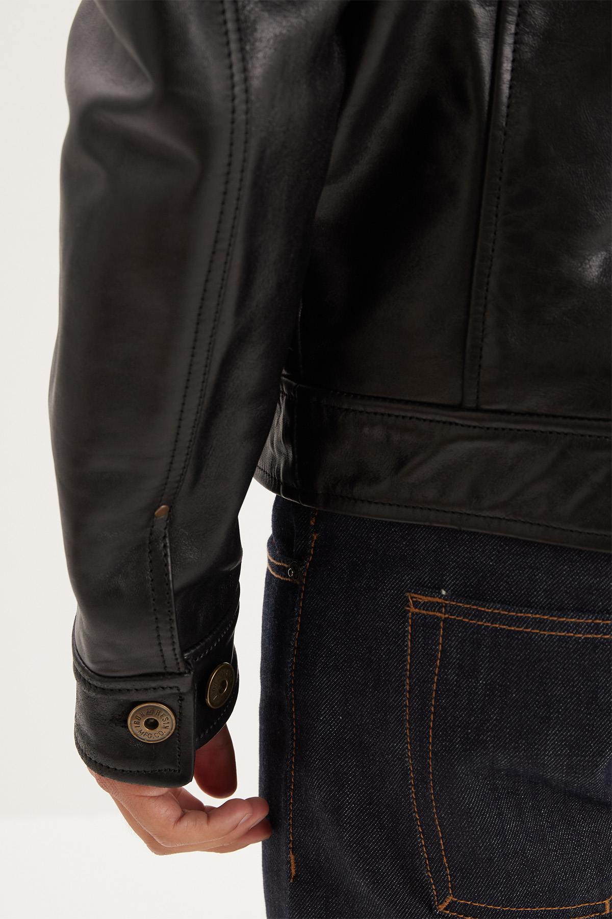 Thick black leather jacket with shirt collar - Image n°5