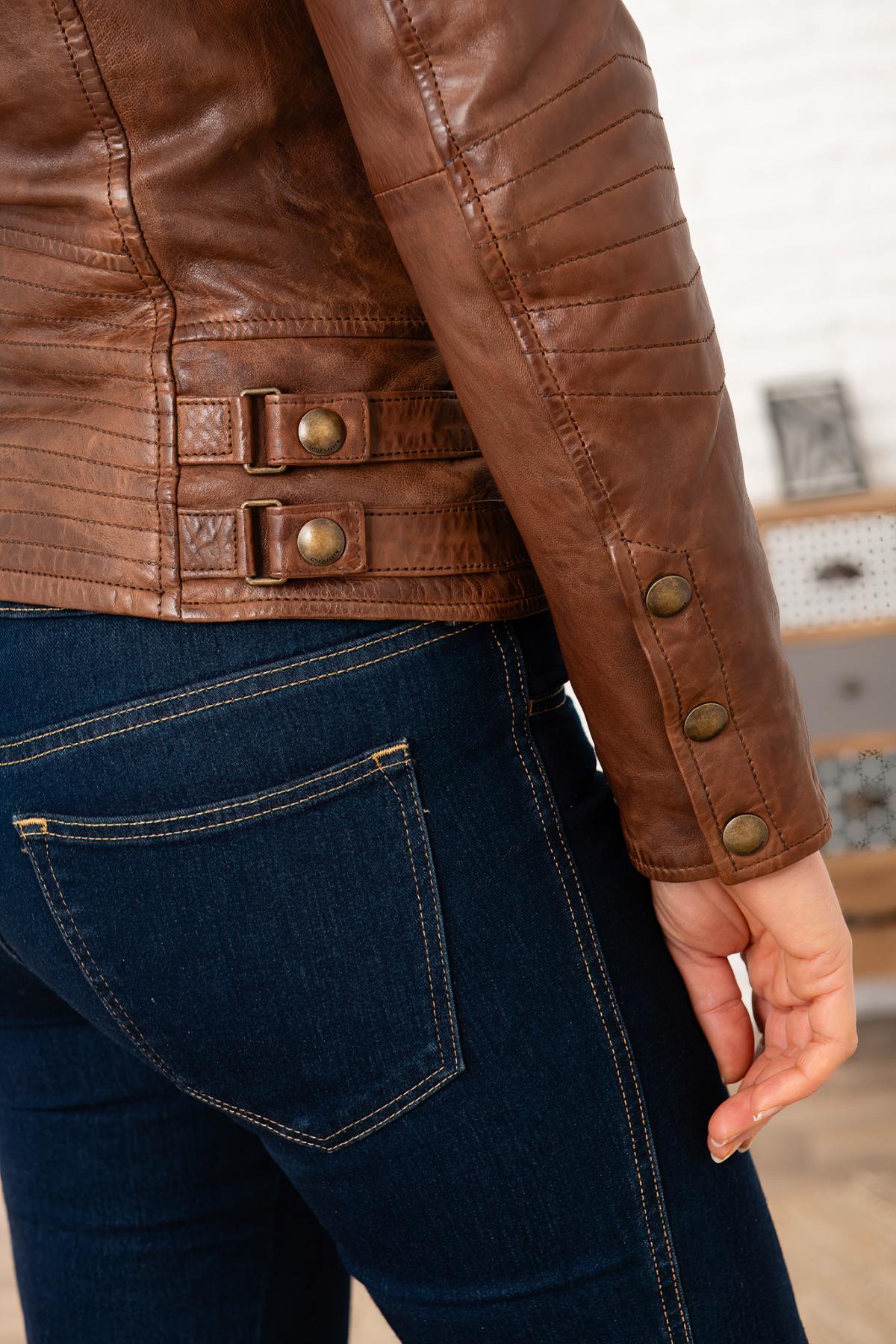 Women's bison-colored leather biker jacket - Image n°3