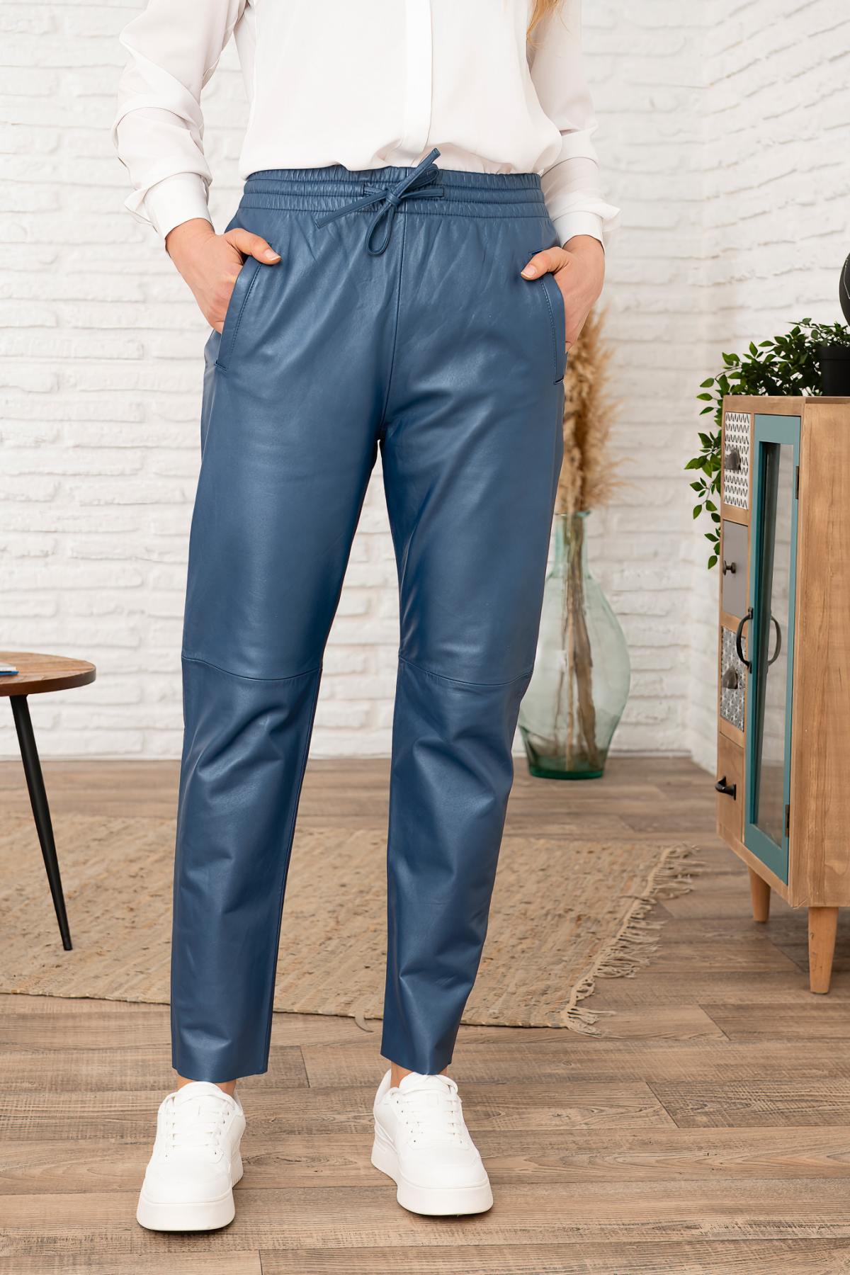 Indigo leather jogpants with metallic effect - Image n°1