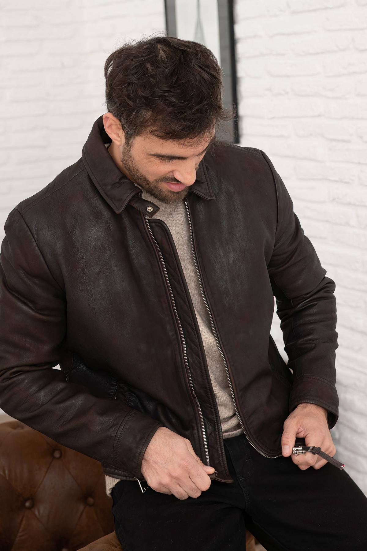 Brown leather jacket with shirt collar - Image n°5