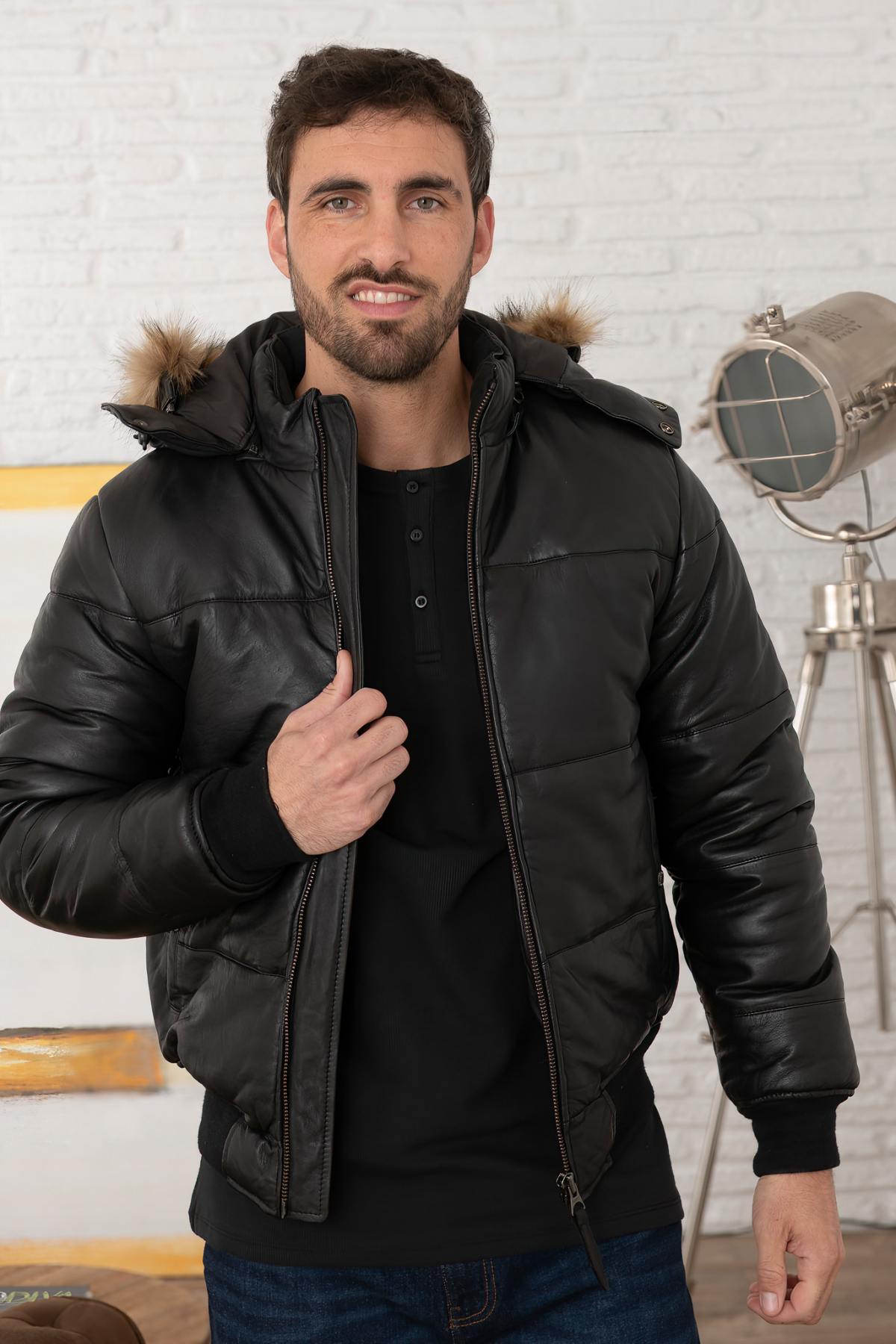 Black leather down jacket with fur collar hood - Image n°4