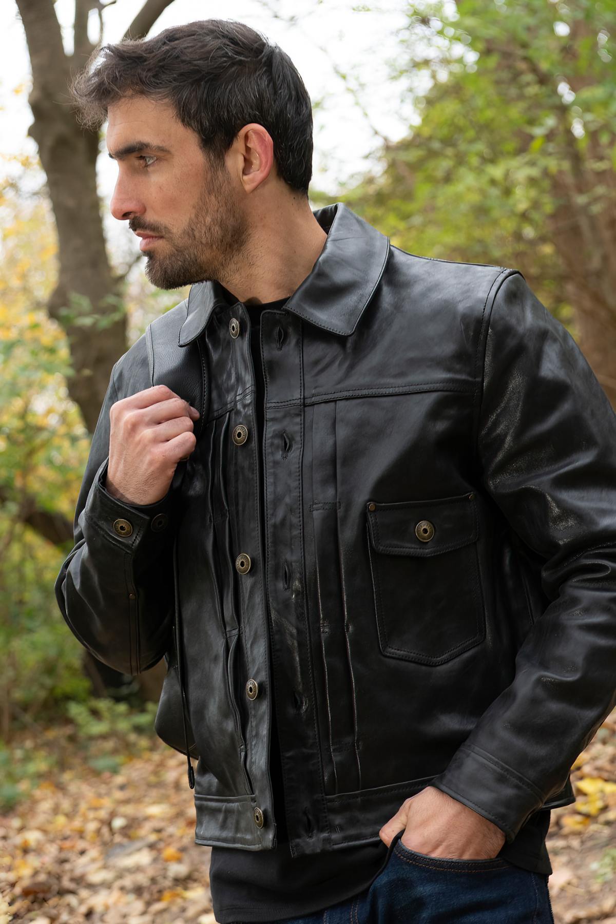 Thick black leather jacket with shirt collar - Image n°1