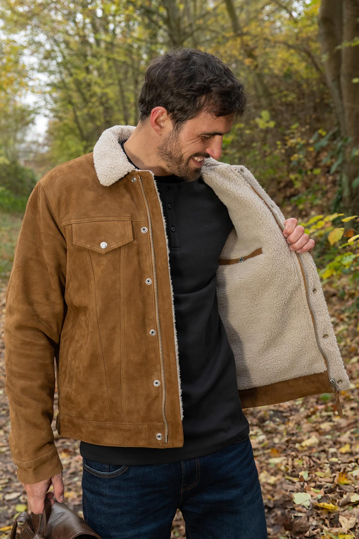 Cognac-colored suede leather trucker jacket - Image n°5