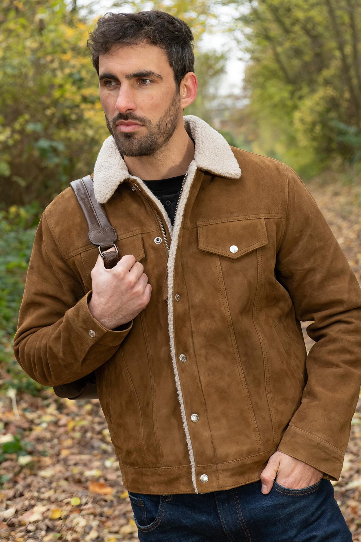 Cognac-colored suede leather trucker jacket - Image n°3