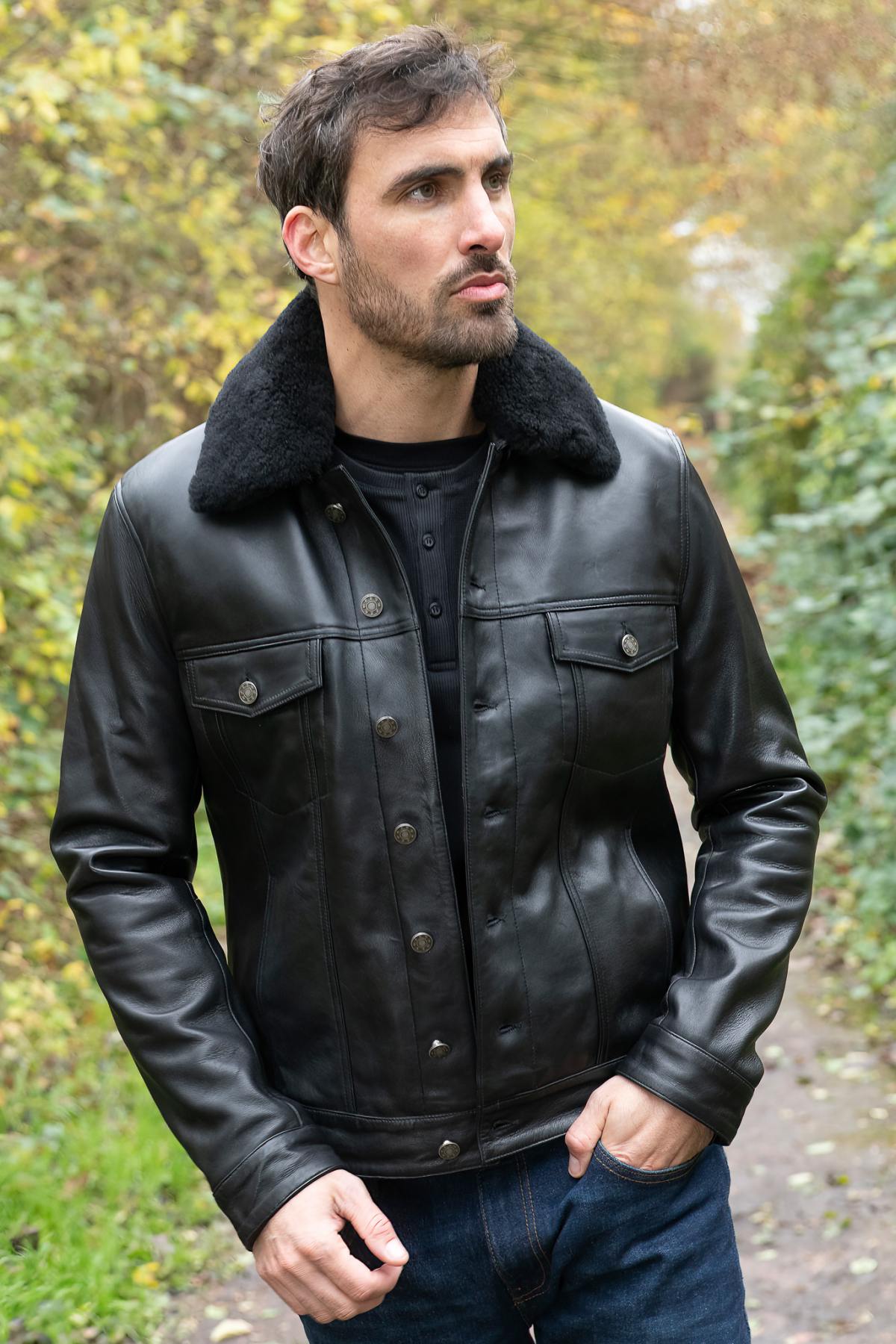 Black leather trucker jacket with removable fur collar - Image n°7