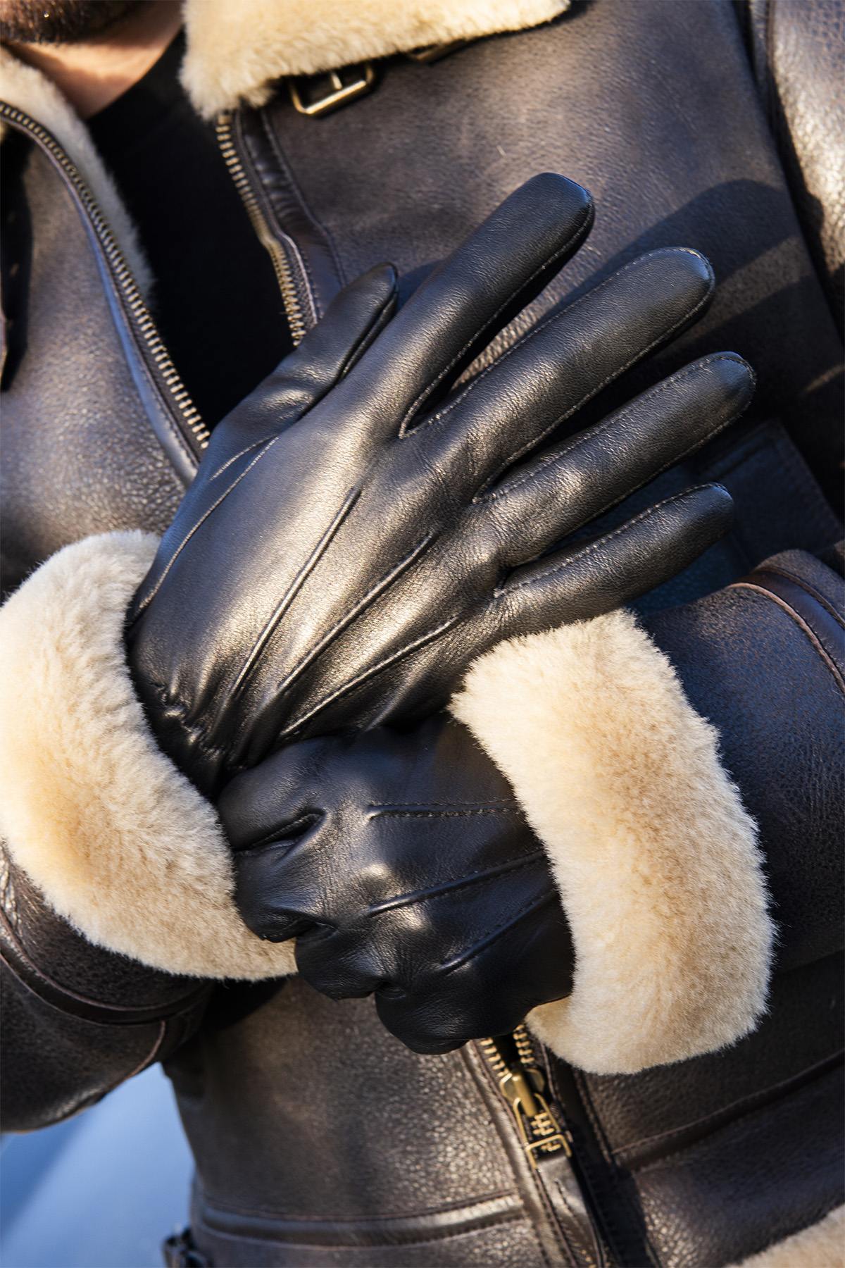 Black leather gloves with fleece lining and wool elastic - Image n°1