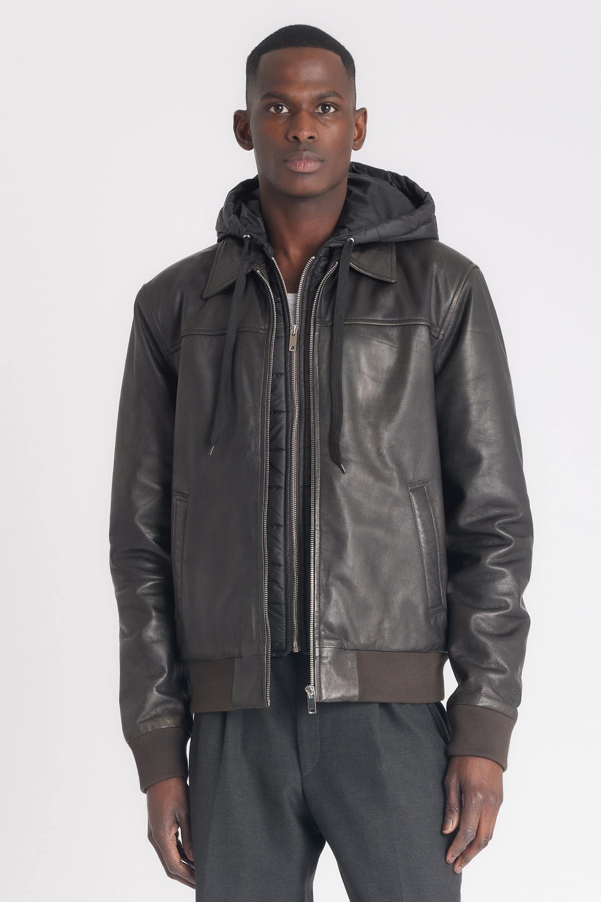 Leather jacket with shirt collar and removable hood - Image n°4