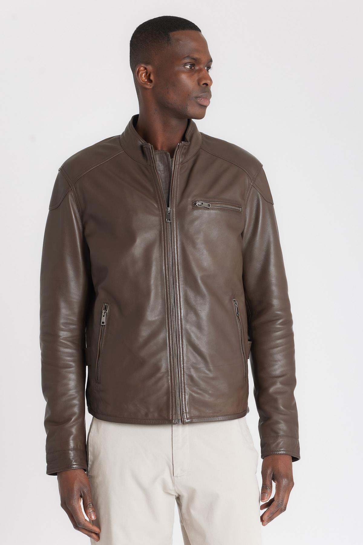 Leather jacket with removable hood in tech brown - Image n°6