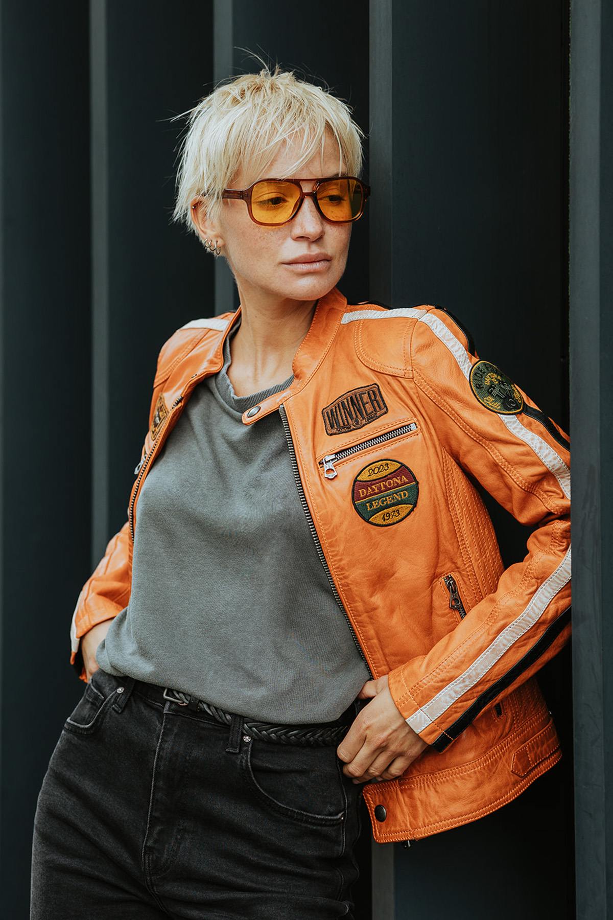 Orange racing leather jacket for women - Image n°1