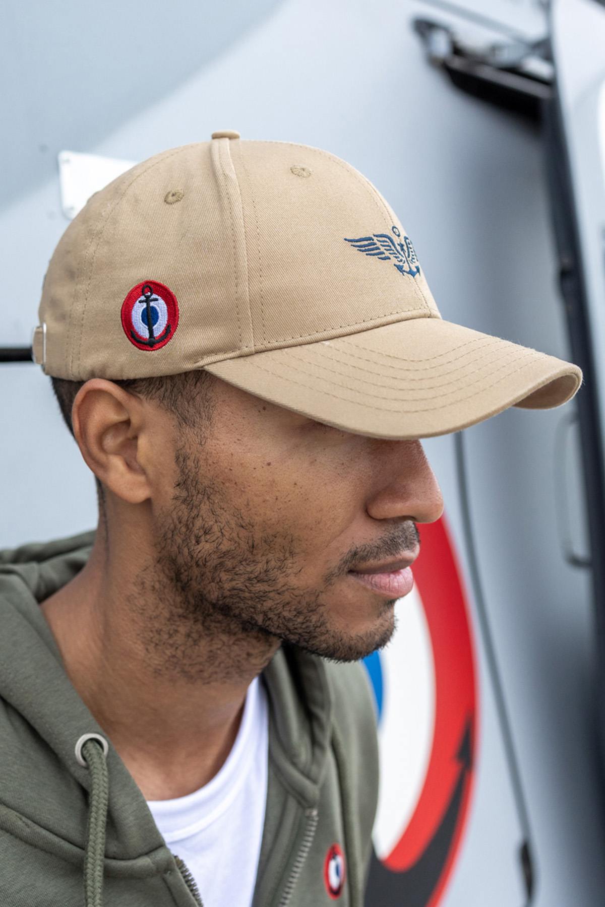 Navy embroidered beige cotton cap - Image n°2