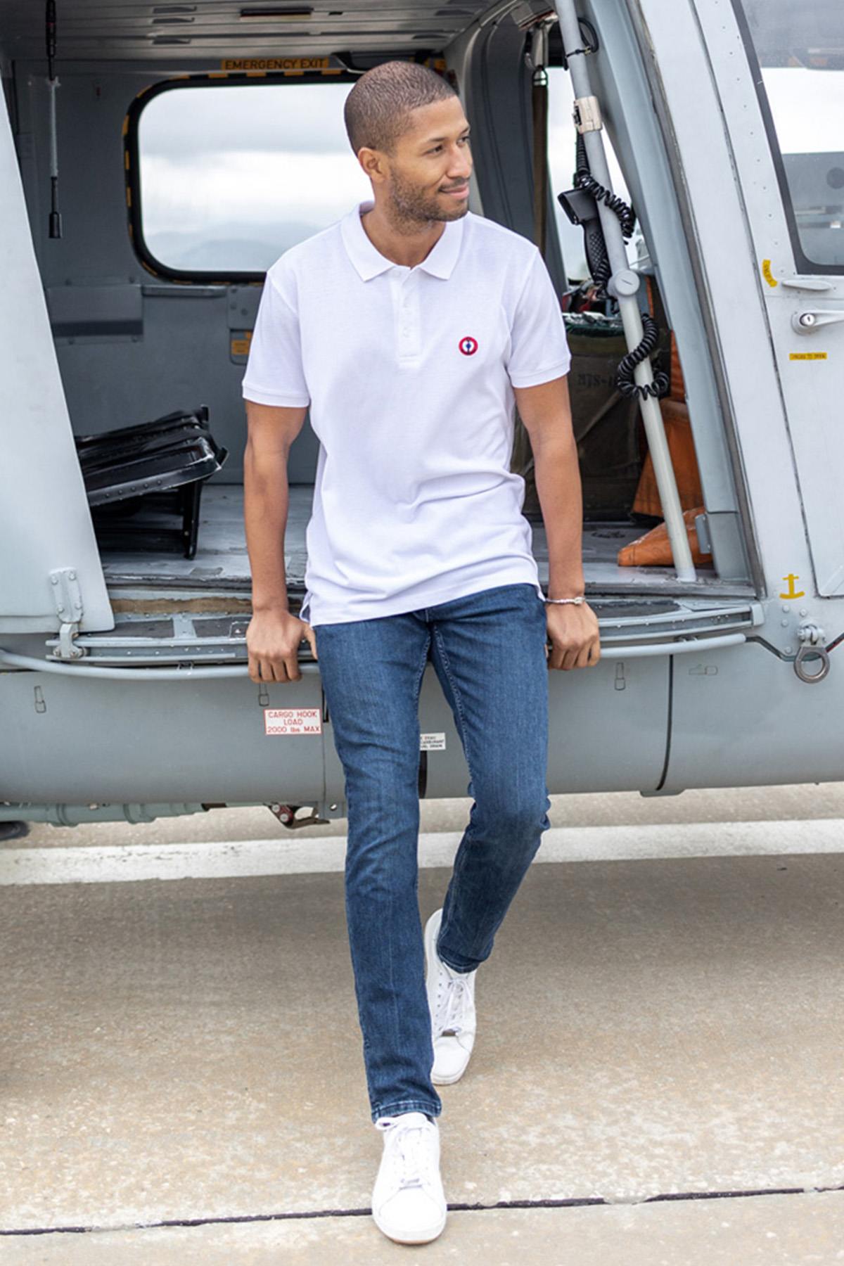 White cotton polo shirt with embroidered heart cockade - Image n°1