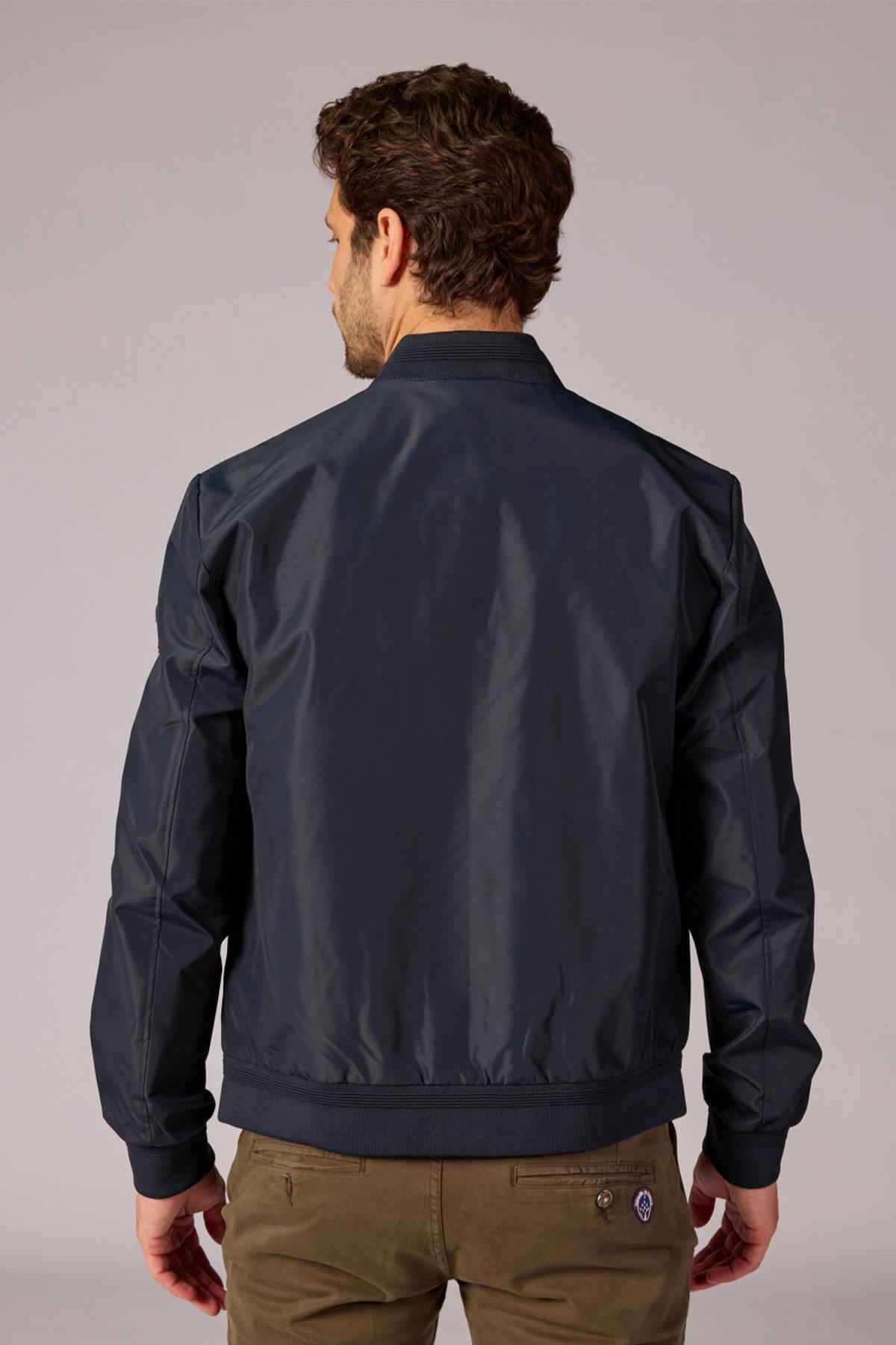 Navy blue waterproof jacket from the Patrouille de France - Image n°2