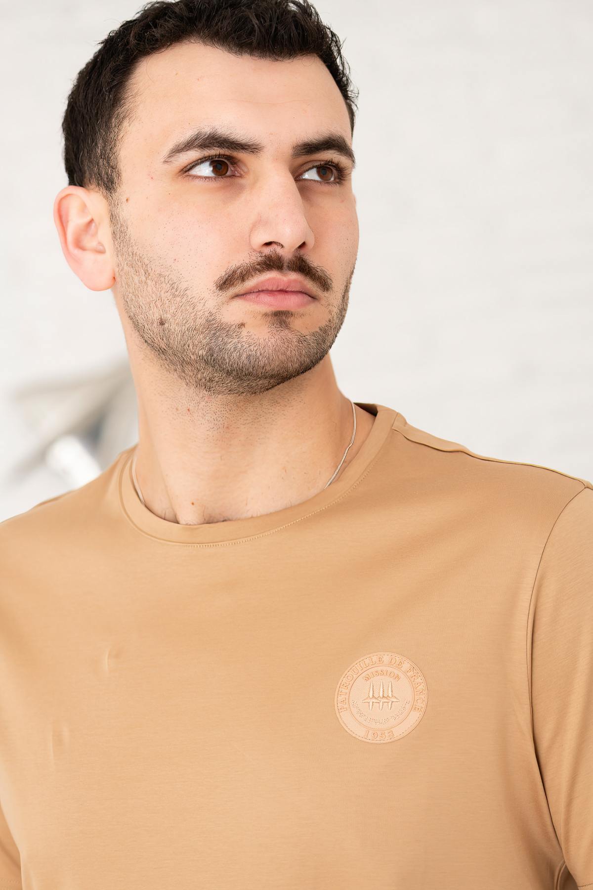 Dark beige cotton T-shirt with tone-on-tone logo - Image n°4