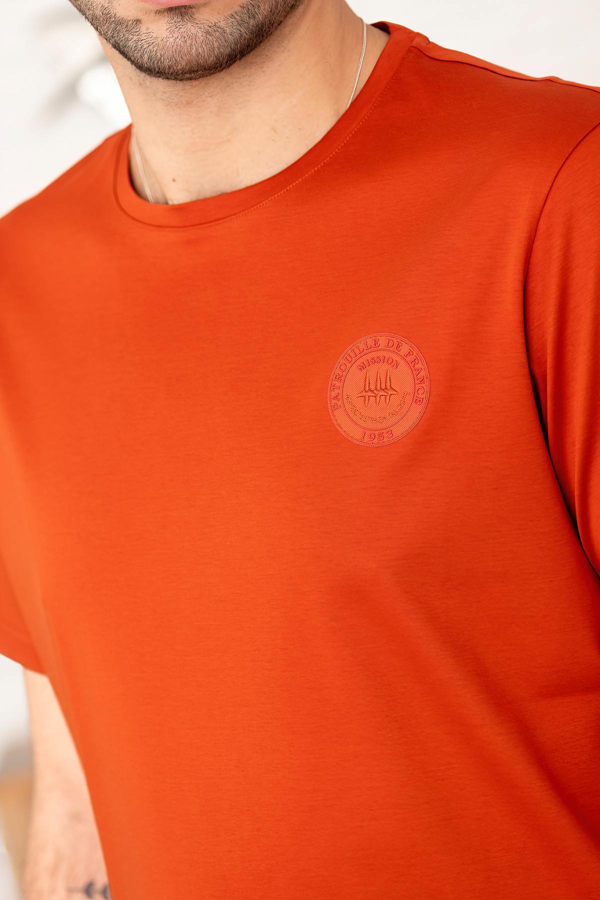 Rust-colored cotton t-shirt with tone-on-tone logo - Image n°7