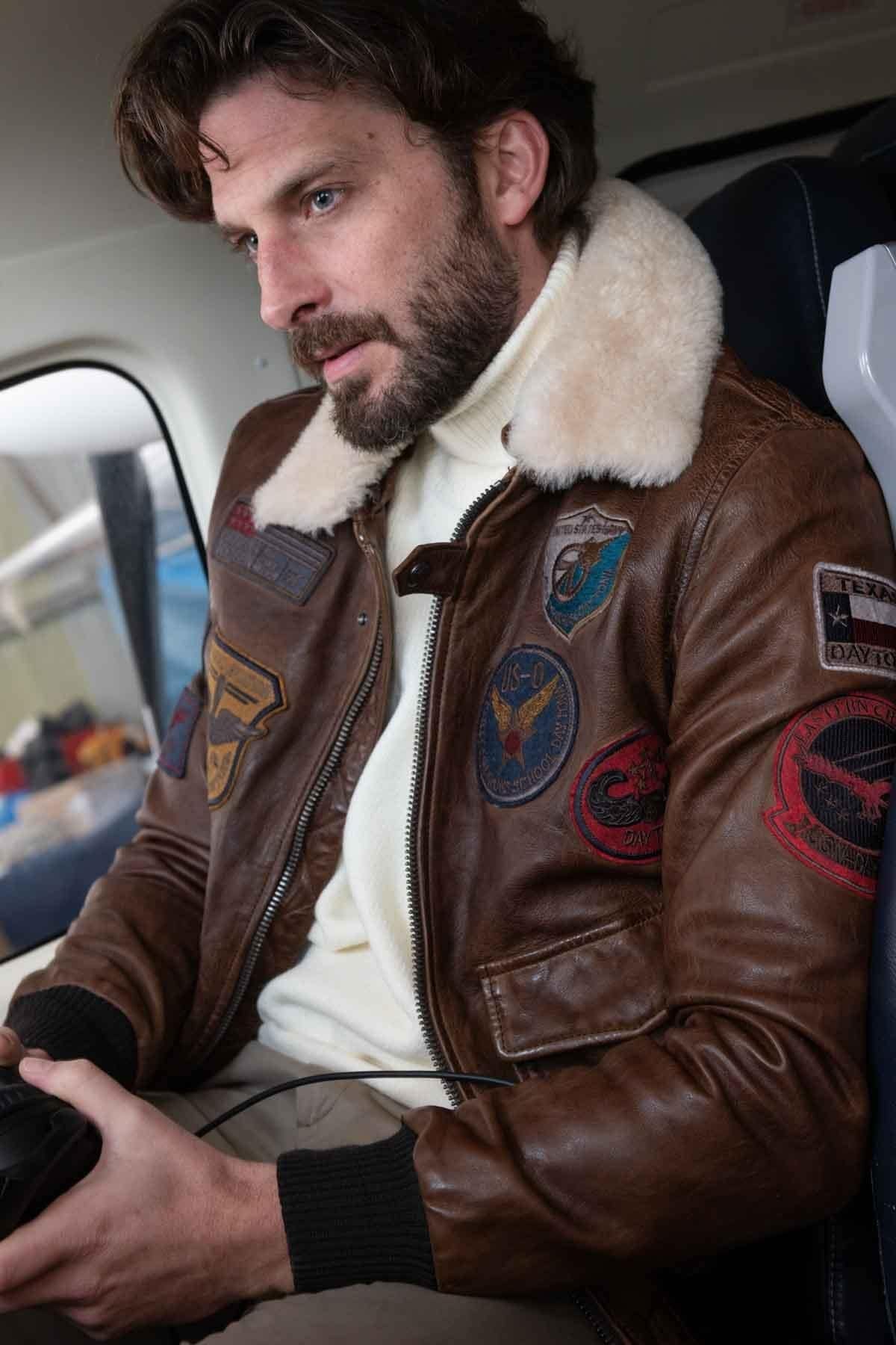 Men's bomber jacket in dark brown Daytona lambskin - Image n°1